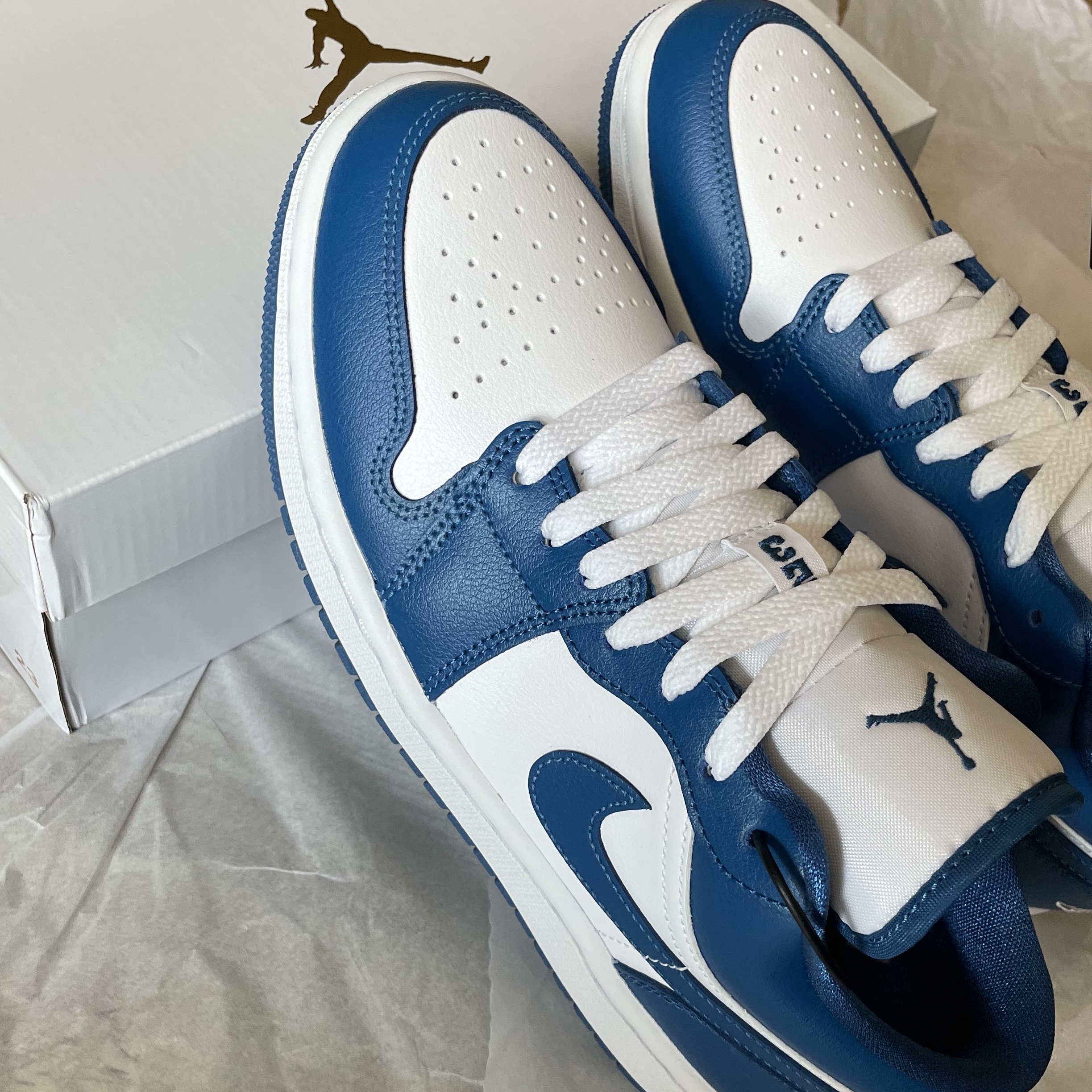 (W) Jordan 1 Low White Dark Marina Blue 착용 스타일