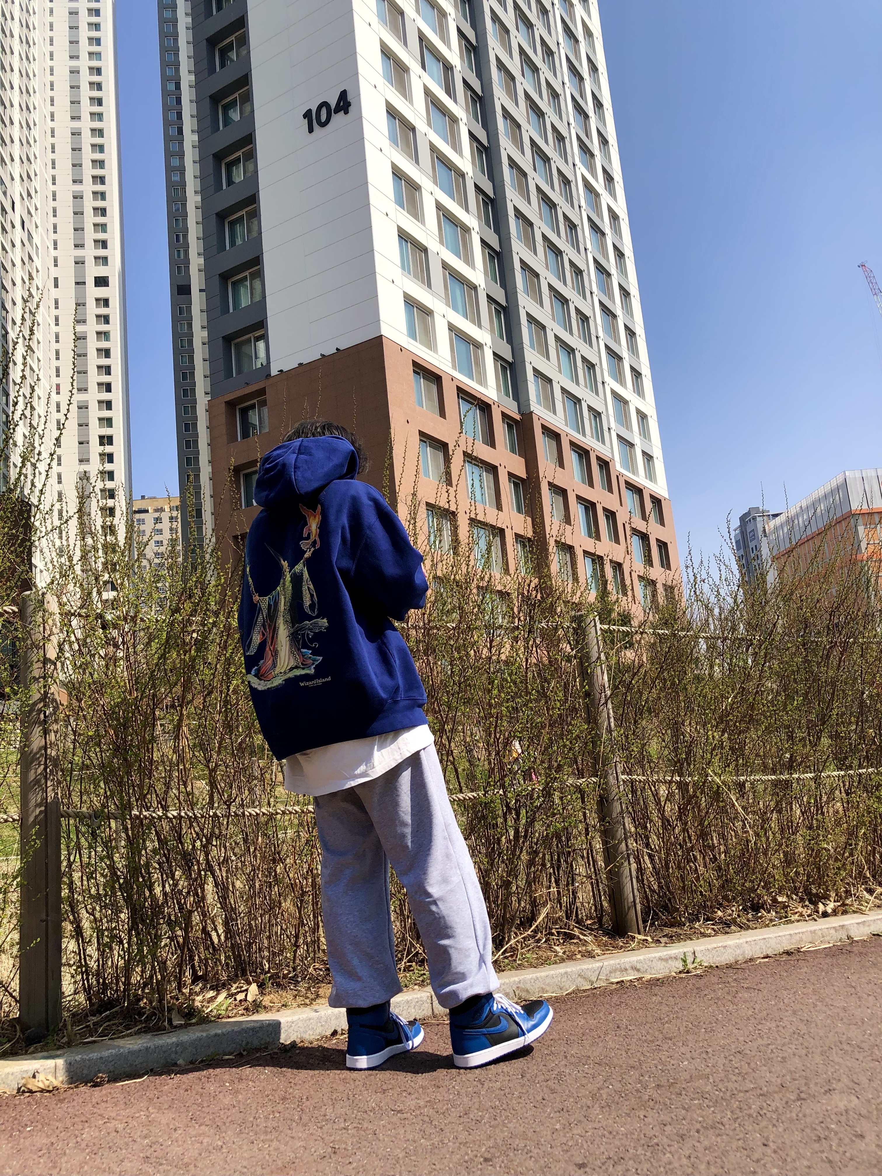 Jordan 1 Retro High OG Dark Marina Blue, Nike NRG ACG Hoodie Wizard Blue Void - US/EU 착용 스타일 - 2