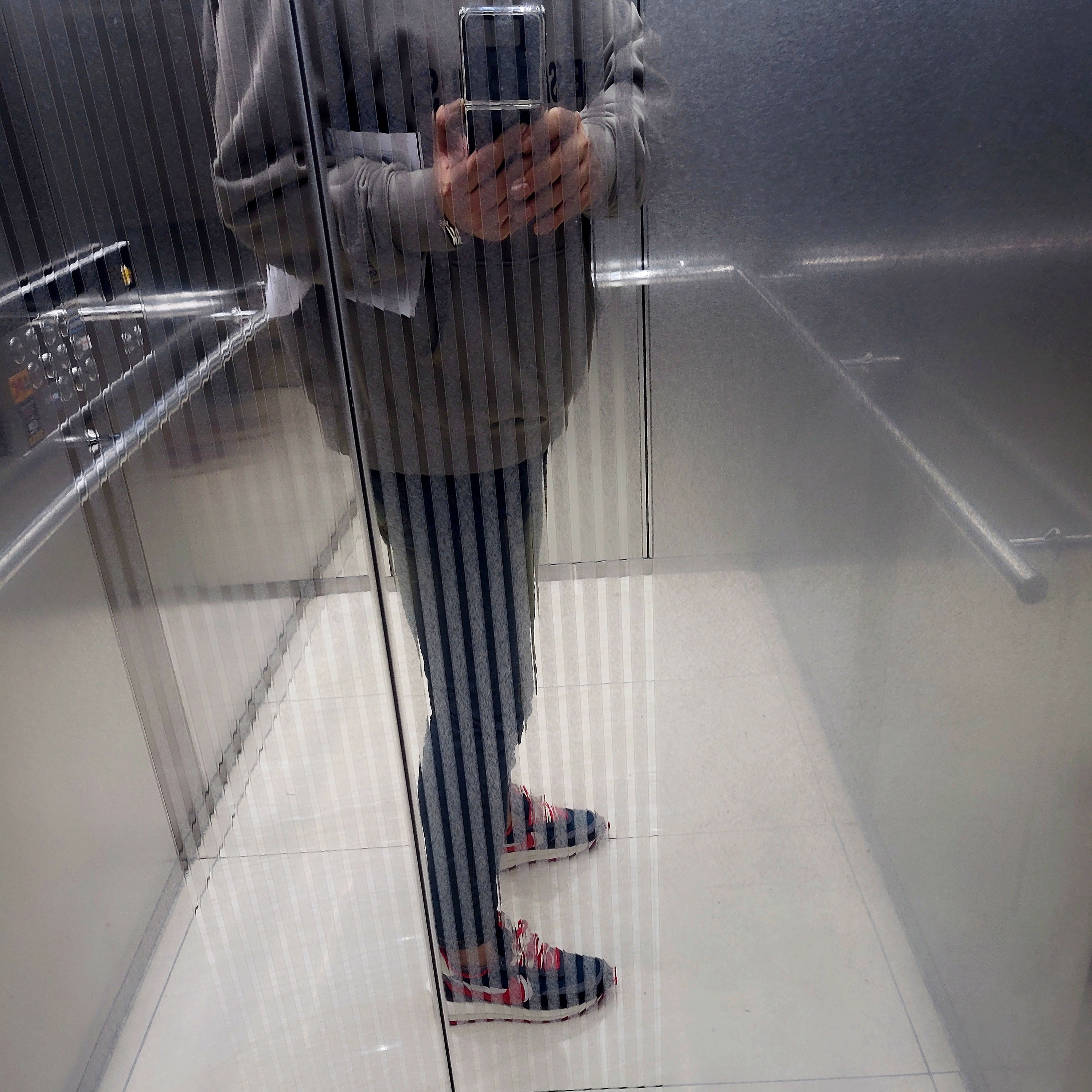 Nike x Sacai x Undercover LDWaffle Midnight Spruce University Red 착용 스타일
