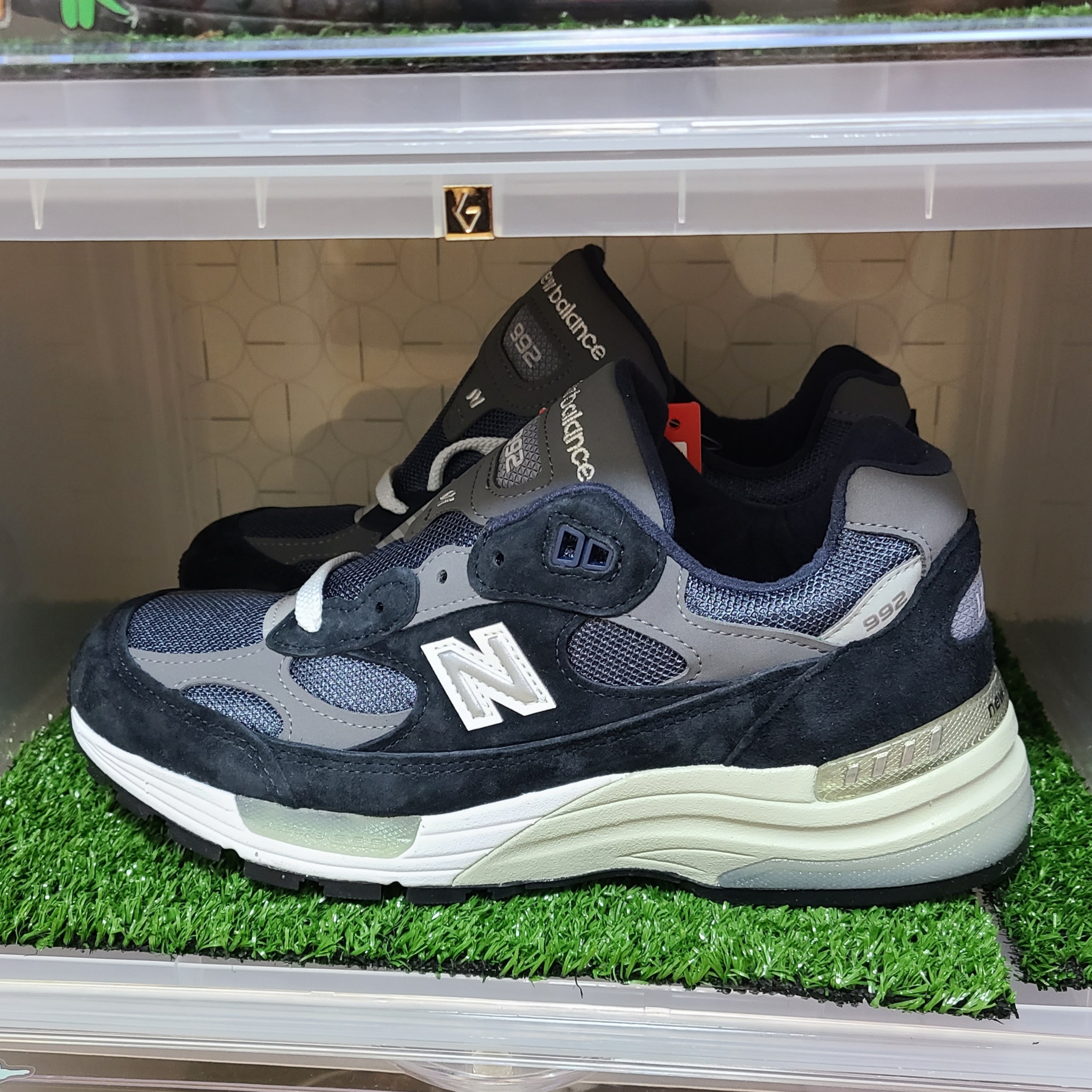 New Balance 992 Made in USA Navy 착용 스타일