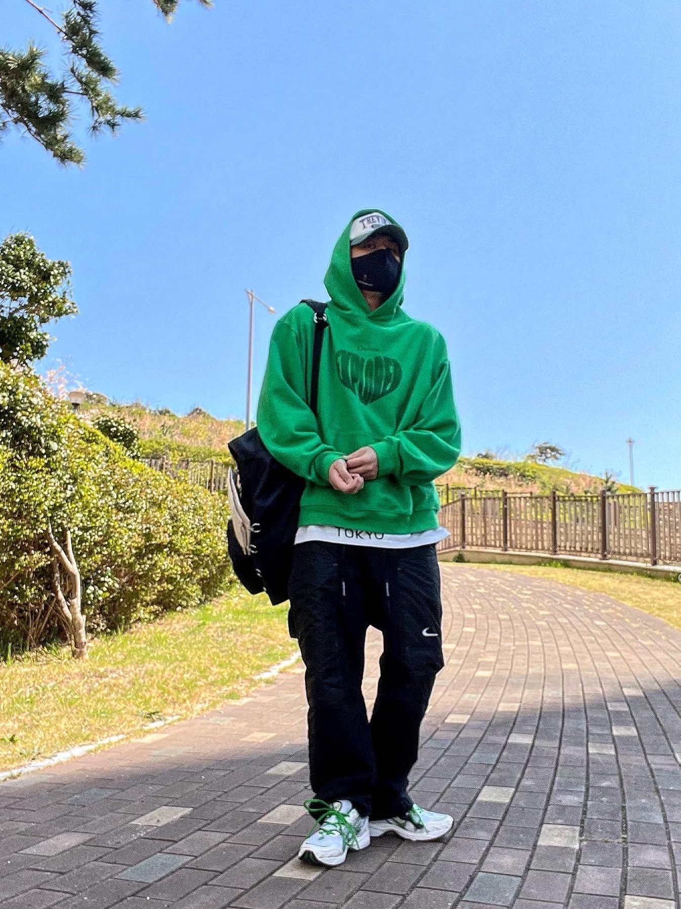 Asics Gel-1090 White Green, Nike x Off-White NRG Pants Black 착용 스타일 - 2