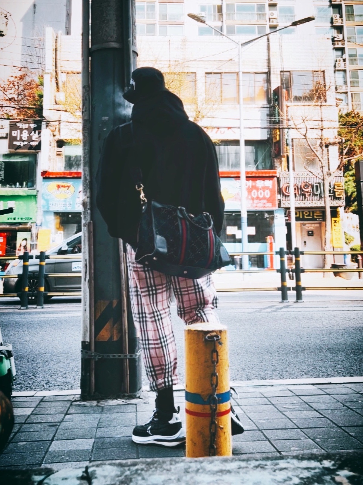 Nike x Stussy Bucket Hat Black, Supreme x Burberry Box Logo Hooded Sweatshirt Black - 22SS 착용 스타일 - 3