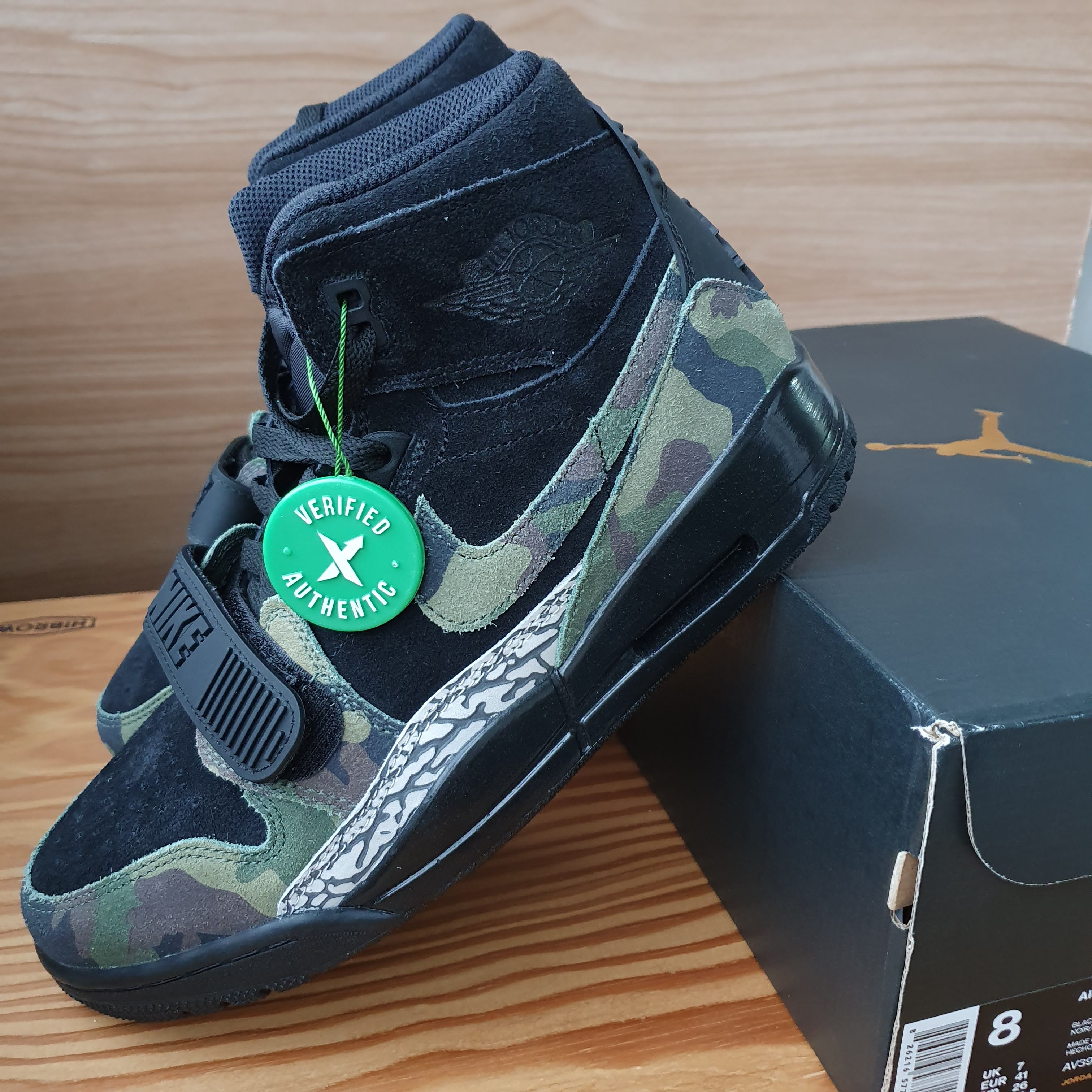 Jordan Legacy 312 Black Camo Green 착용 스타일 - 1