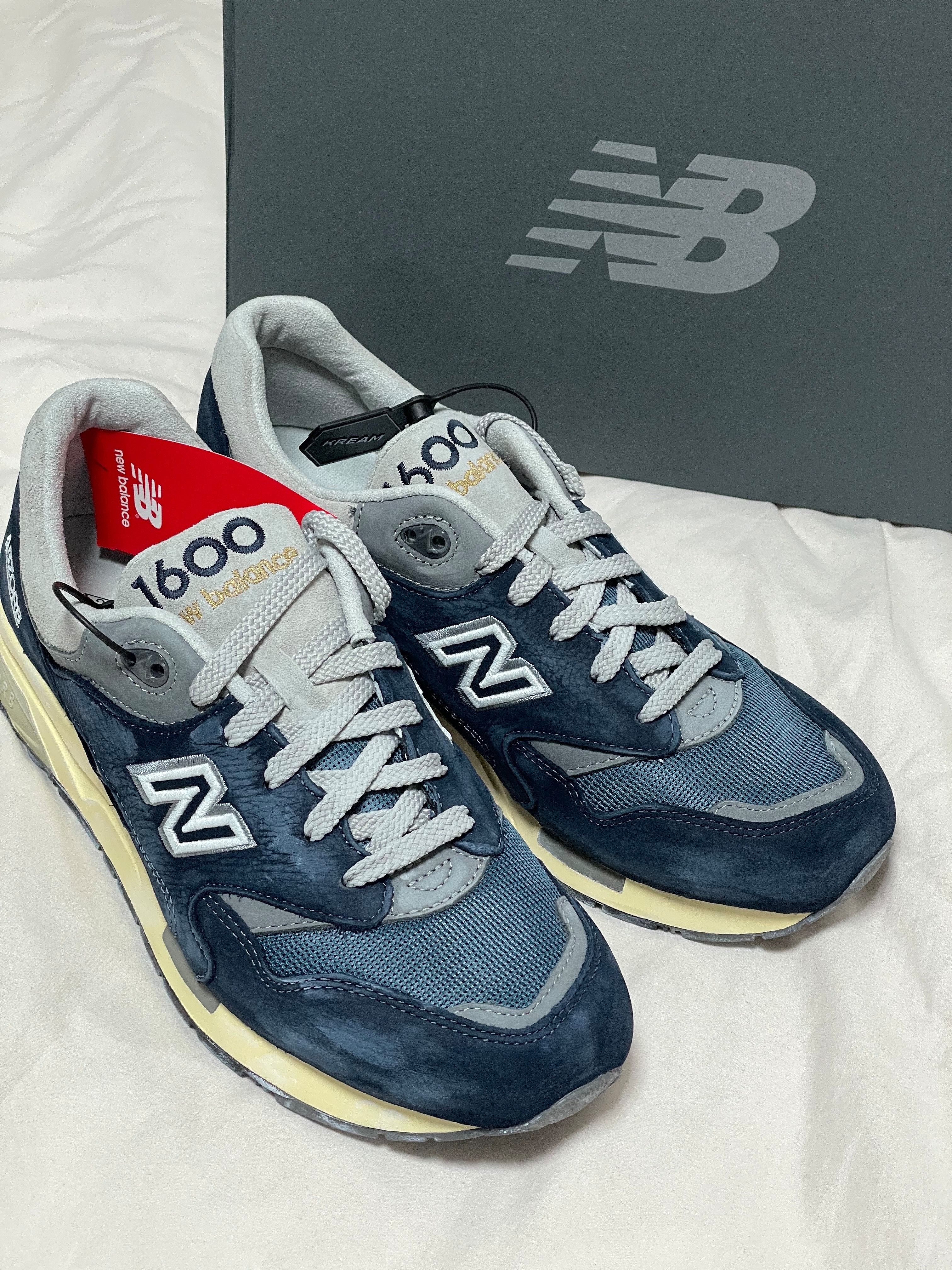 New Balance 1600 Premium Vintage Navy, Off-White x Amore Pacific Protection Box (Without Cosmetics) 착용 스타일 - 4
