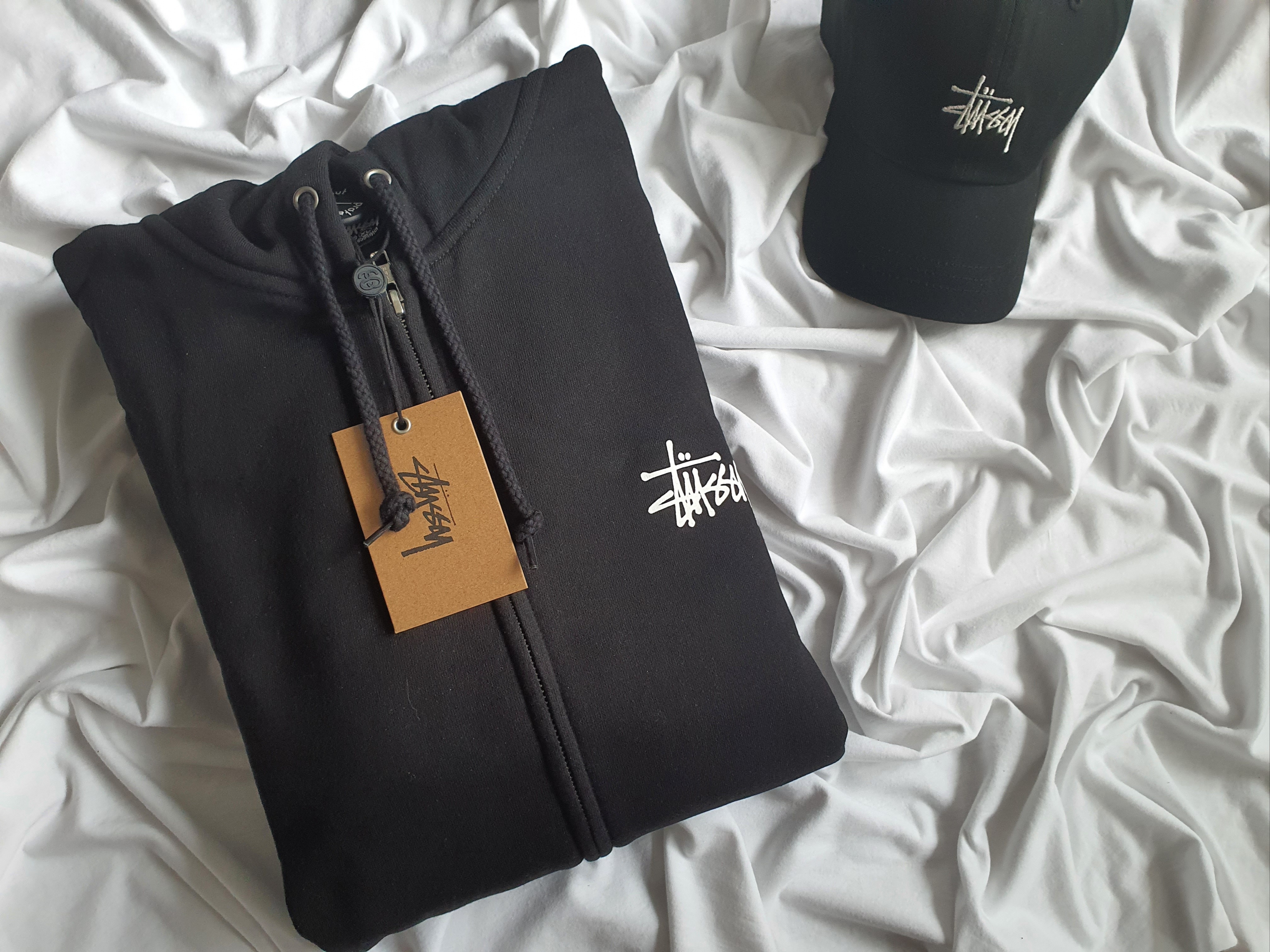 Stussy Basic Stussy Zip Hoodie Black 2021, Stussy Stock Low Pro Cap Black 착용 스타일
