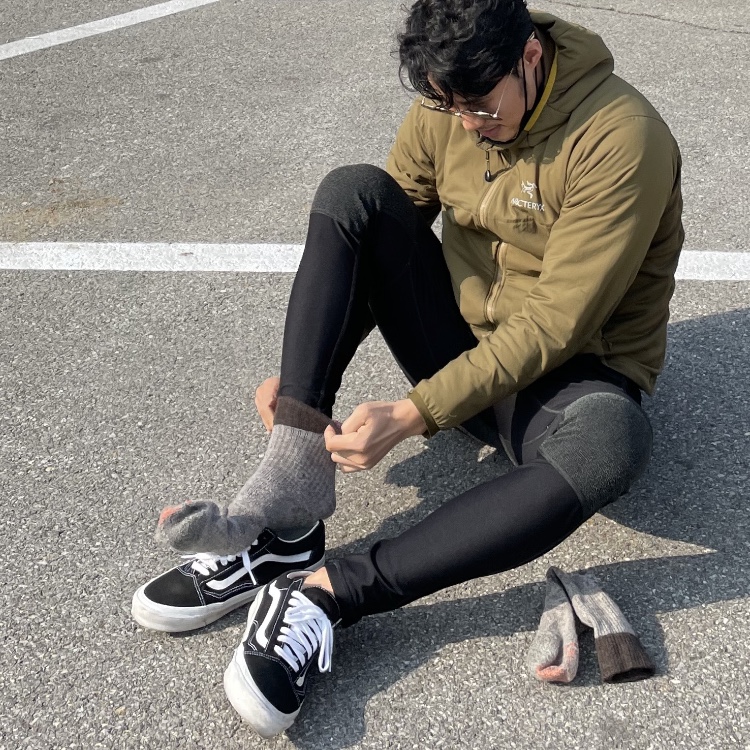 Vans Vault OG Old Skool LX Black, Arc'teryx Atom LT Hoody Anecdote 착용 스타일