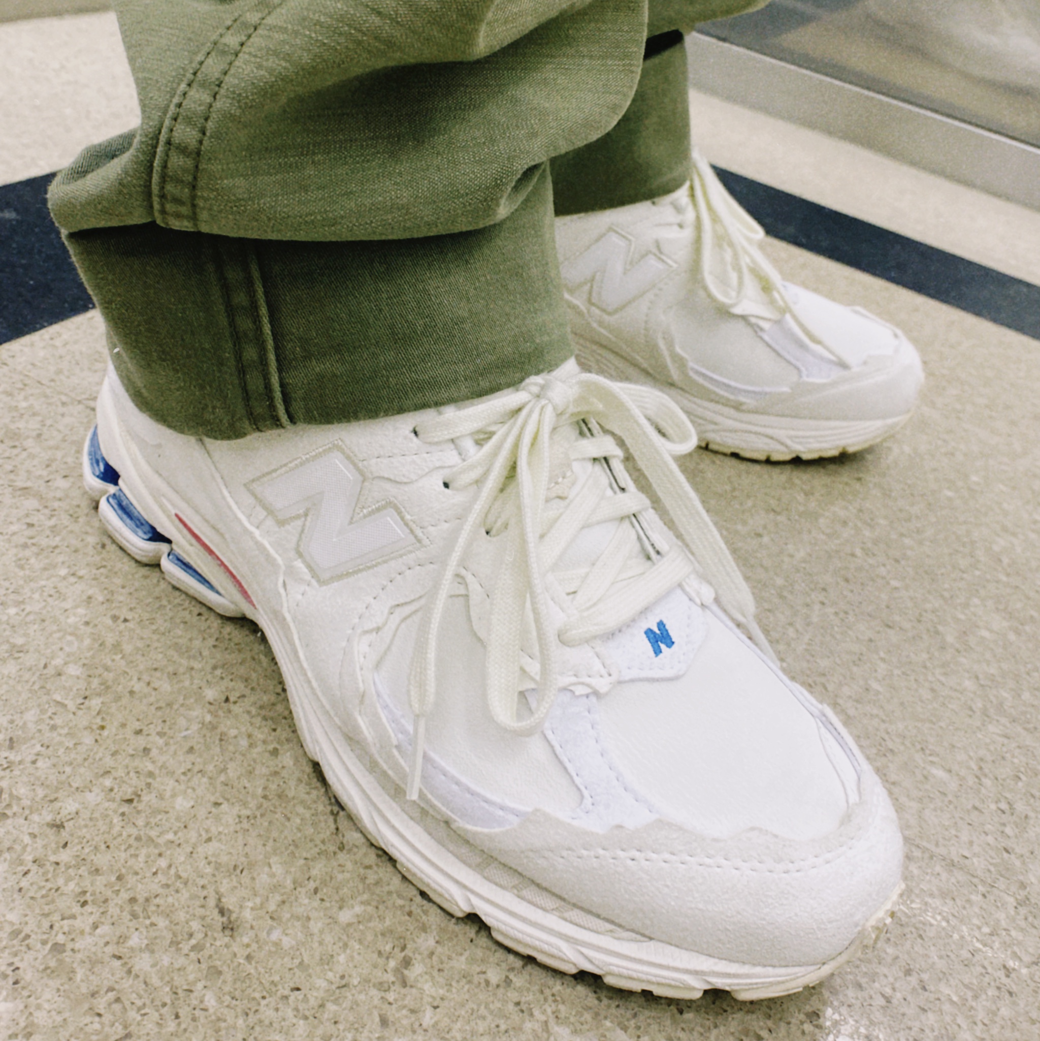 New Balance 2002R Protection Pack Sea Salt 착용 스타일