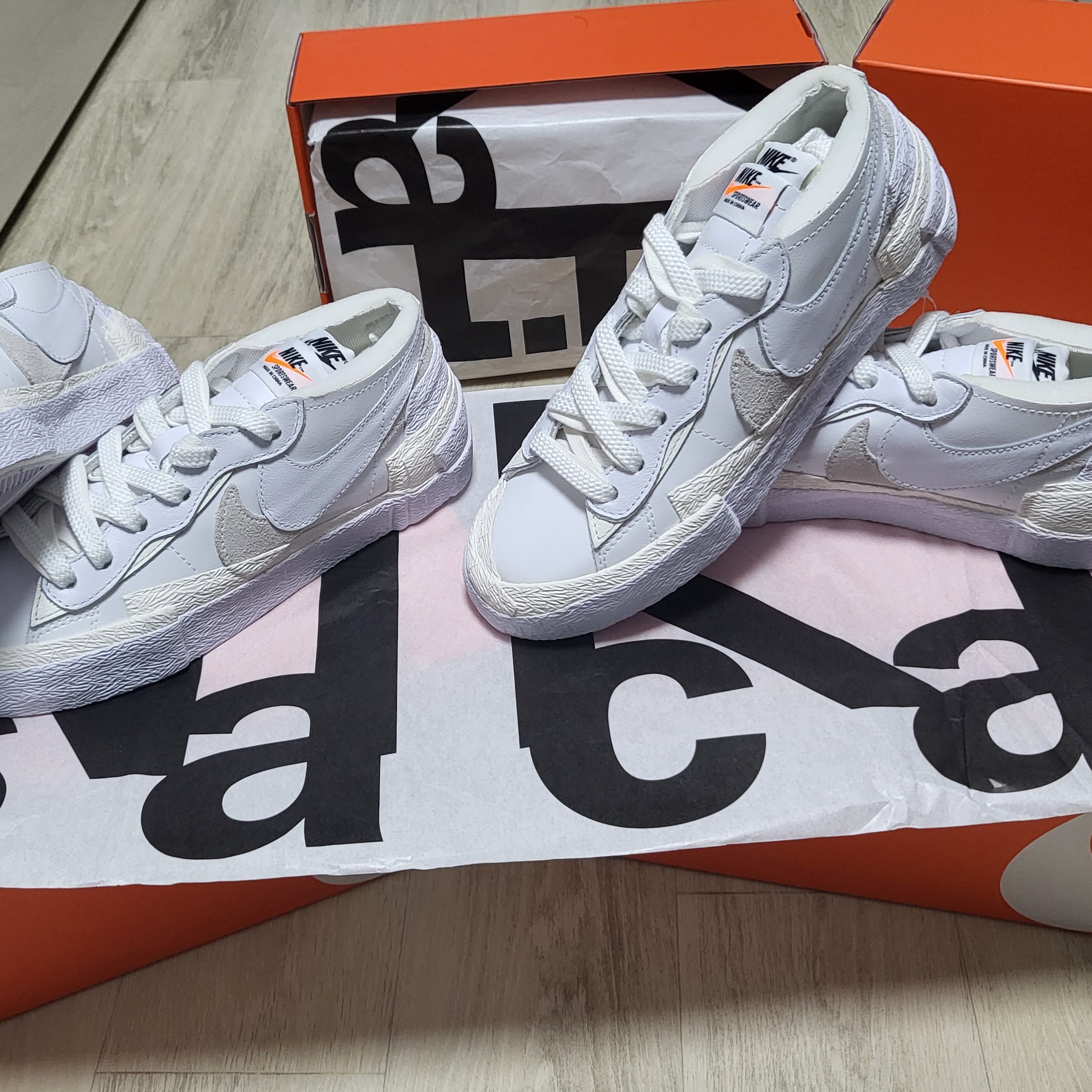 Nike x Sacai Blazer Low White Patent Leather 착용 스타일