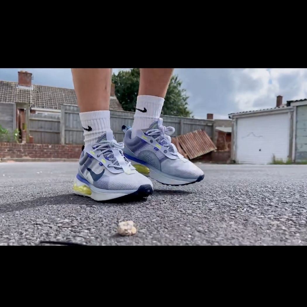 Nike Air Max 2021 Ghost Ashen Slate 착용 스타일 - 2