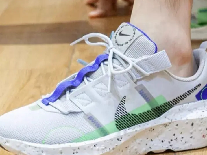 Nike Crater Impact Pure Platinum Electro Green 착용 스타일