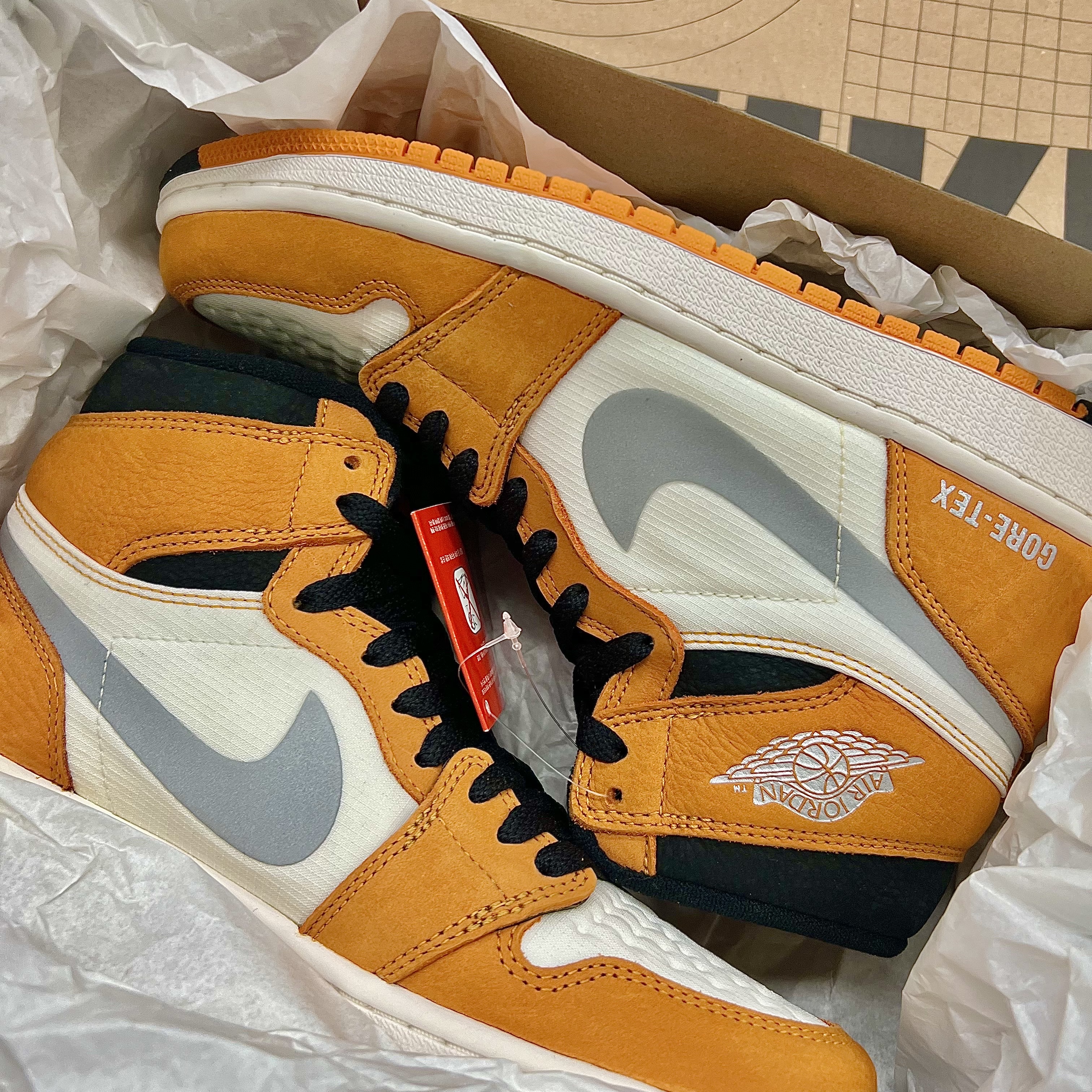 Jordan 1 Element Gore-Tex Light Curry 착용 스타일 - 1