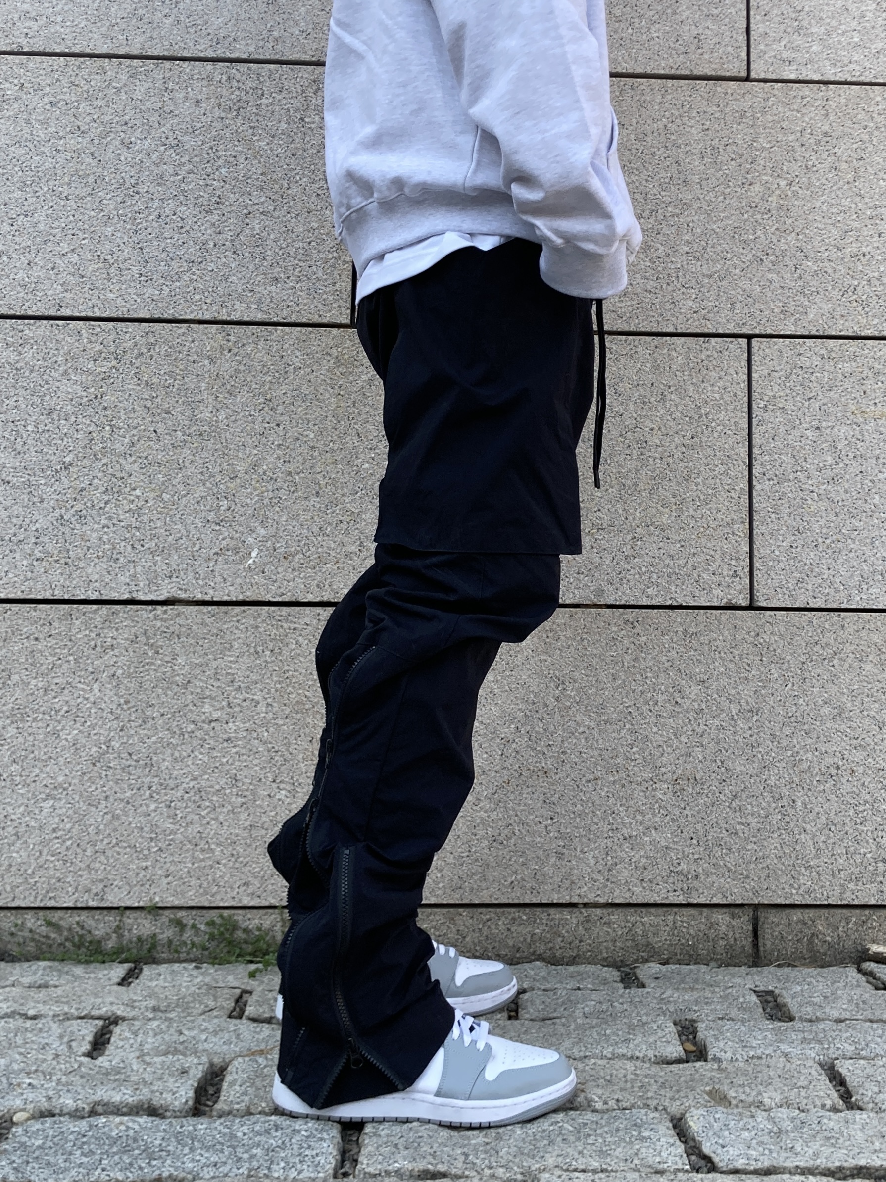 Jordan 1 Mid Light Smoke Grey Anthracite 착용 스타일 - 1