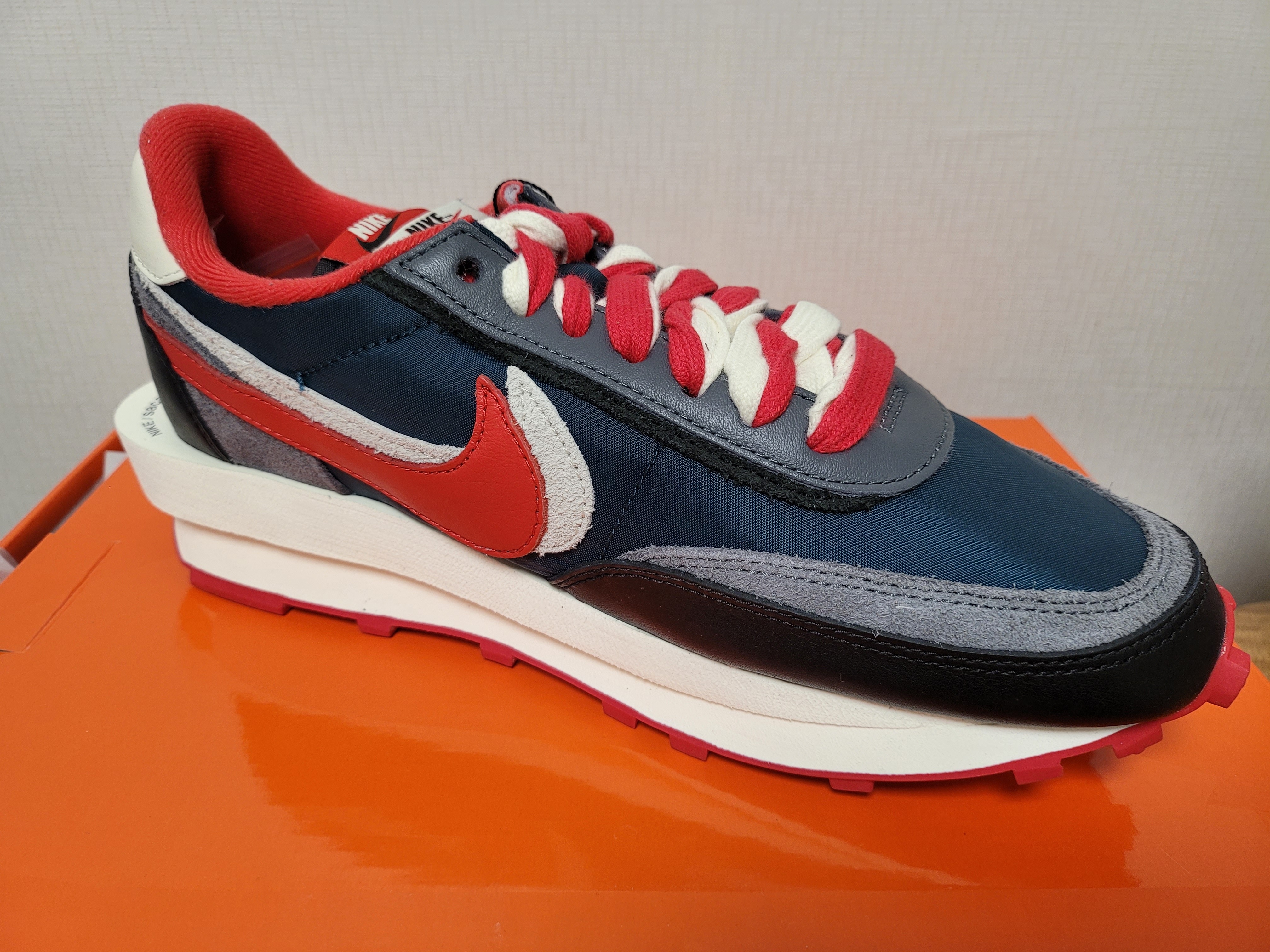 Nike x Sacai x Undercover LDWaffle Midnight Spruce University Red 착용 스타일 - 1