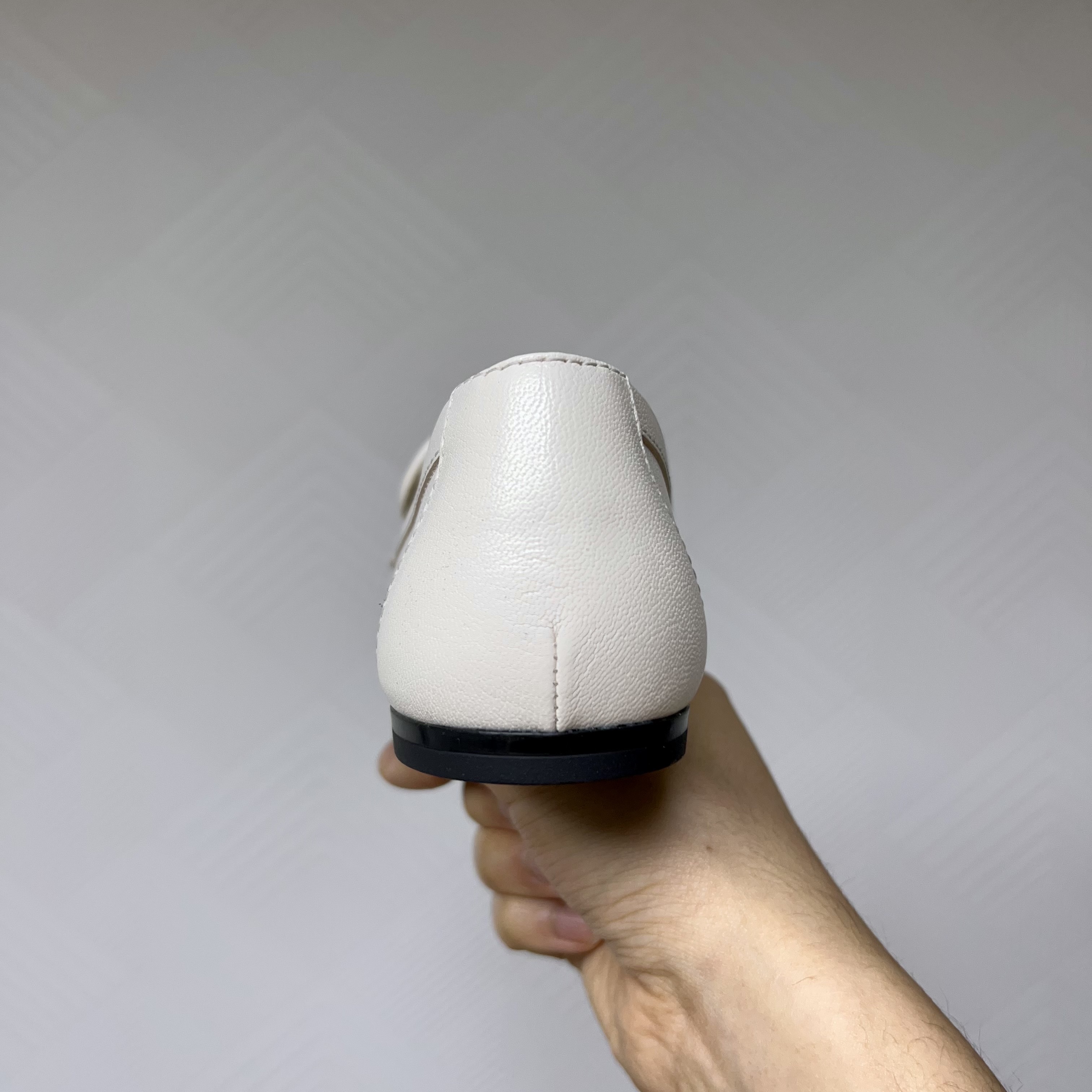 (W) Tod's T Timeless Leather Loafers White 착용 스타일 - 3