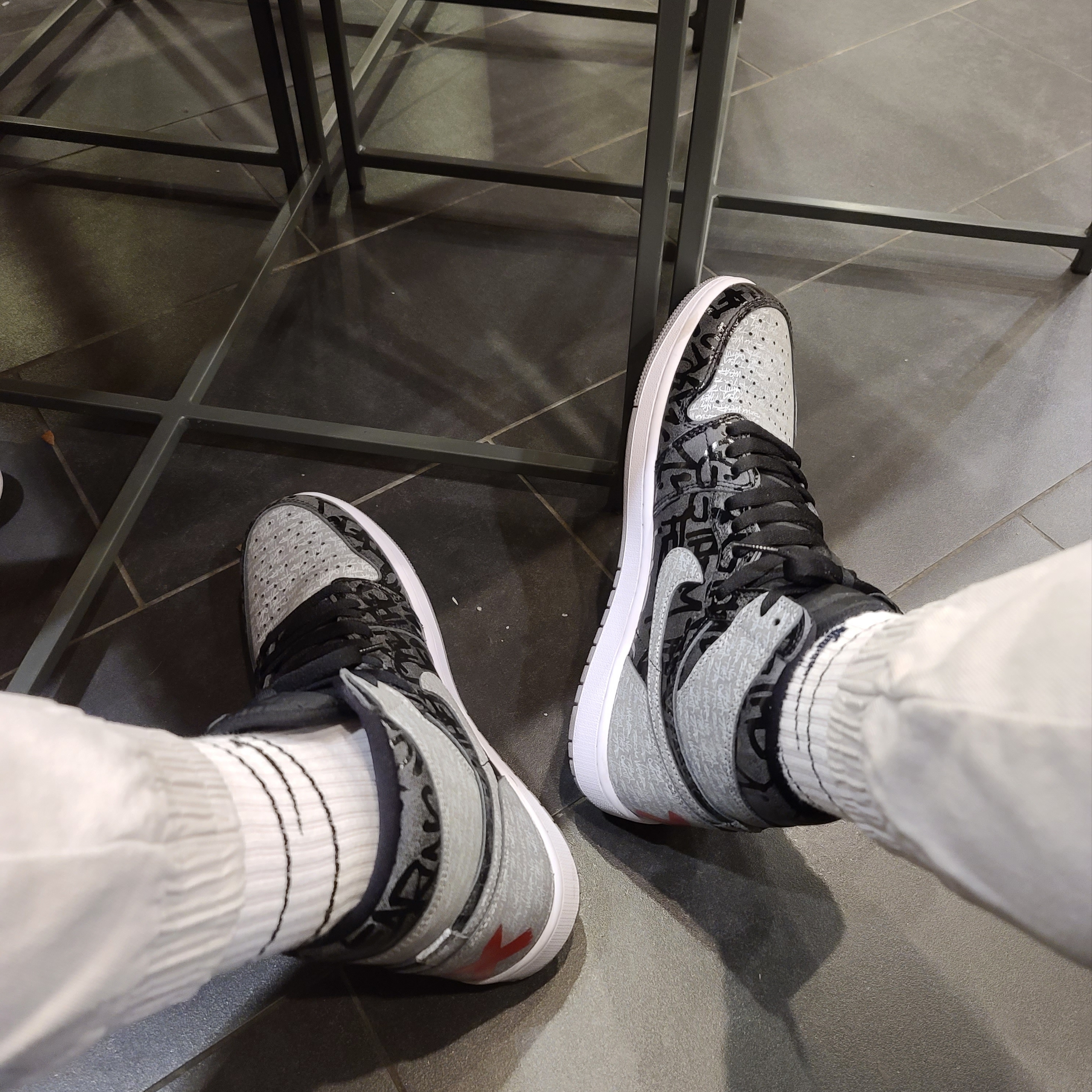 Jordan 1 Retro High OG Rebellionaire 착용 스타일