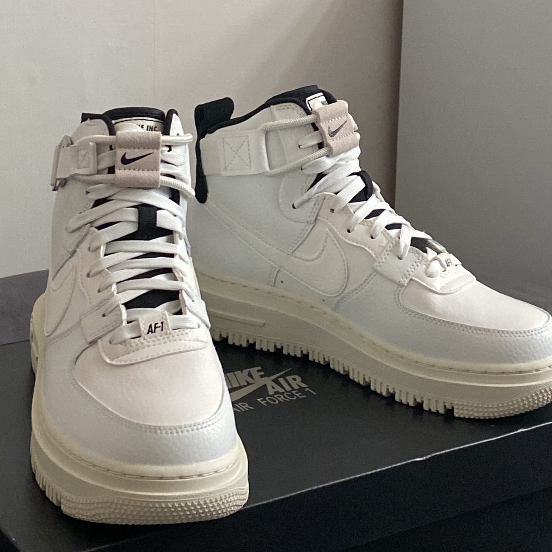 (W) Nike Air Force 1 High Utility 2.0 Summit White 착용 스타일