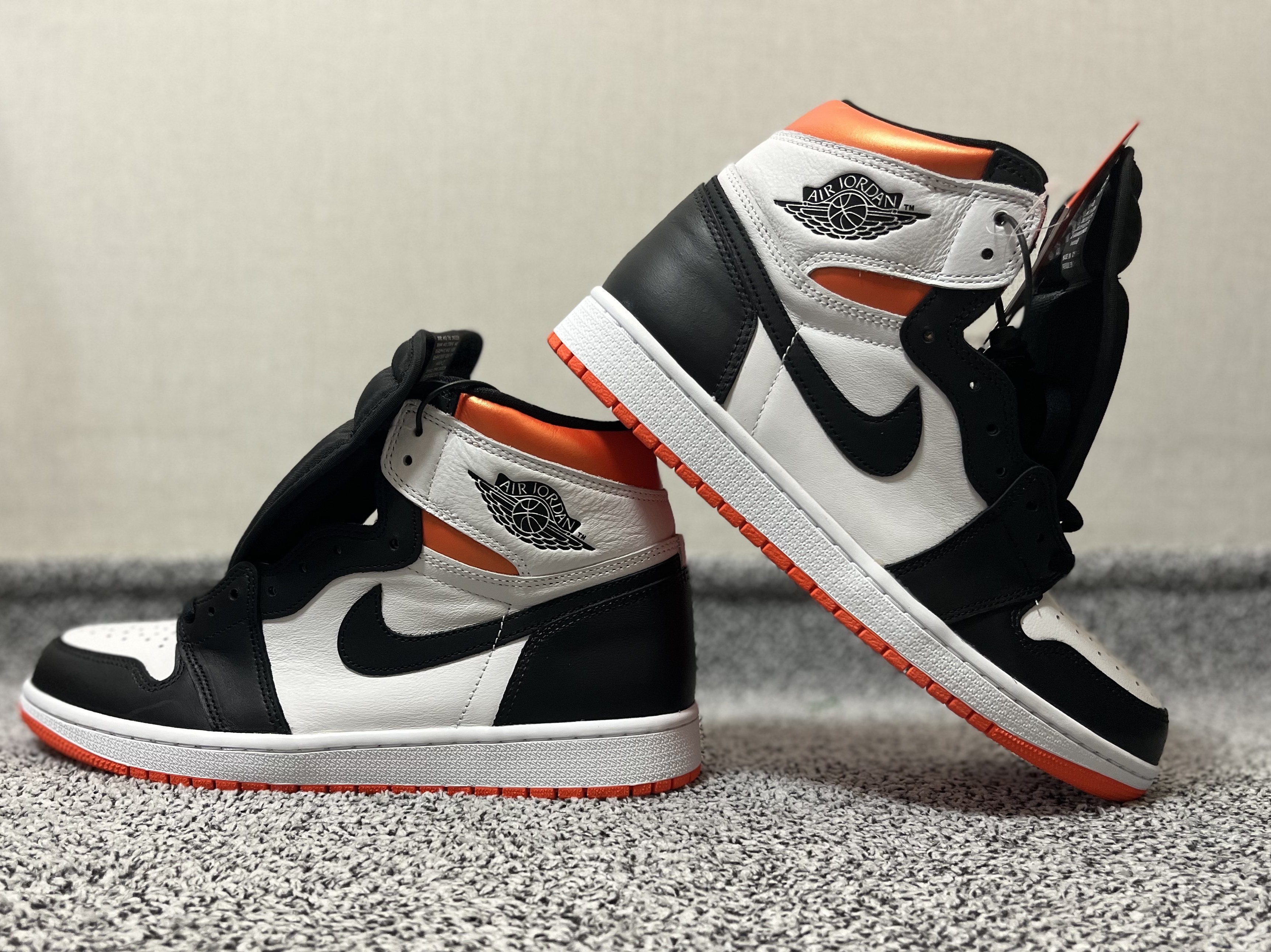 Jordan 1 Retro High OG Electro Orange, (GS) Jordan 1 Retro High OG Electro Orange 착용 스타일 - 1