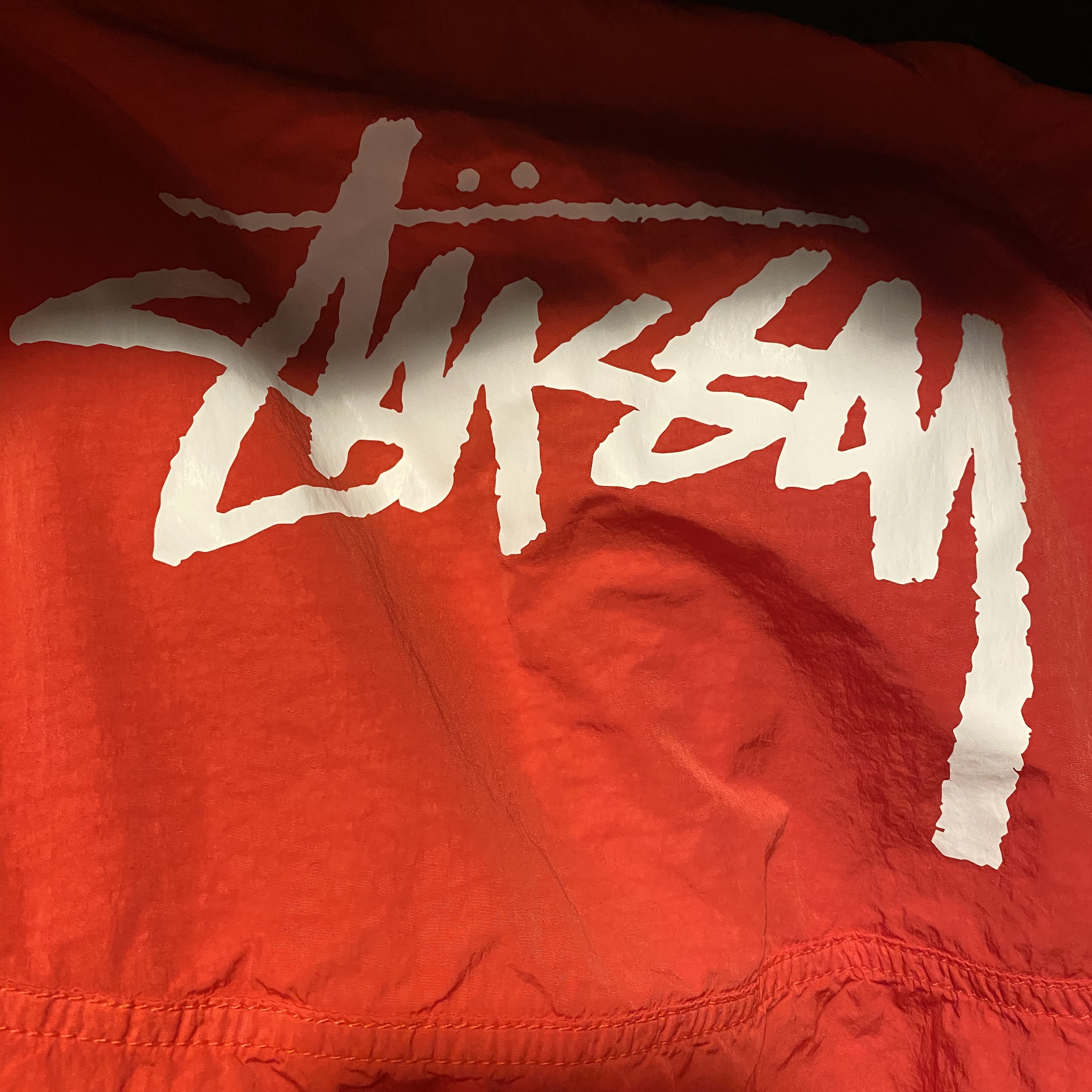 Nike x Stussy Windrunner Jacket Habanero Red 착용 스타일