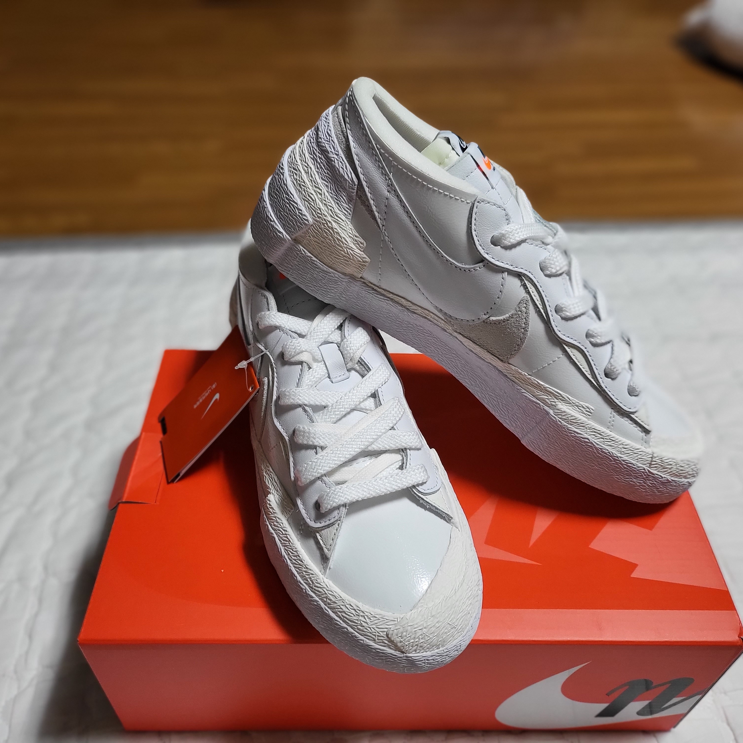 Nike x Sacai Blazer Low White Patent Leather 착용 스타일