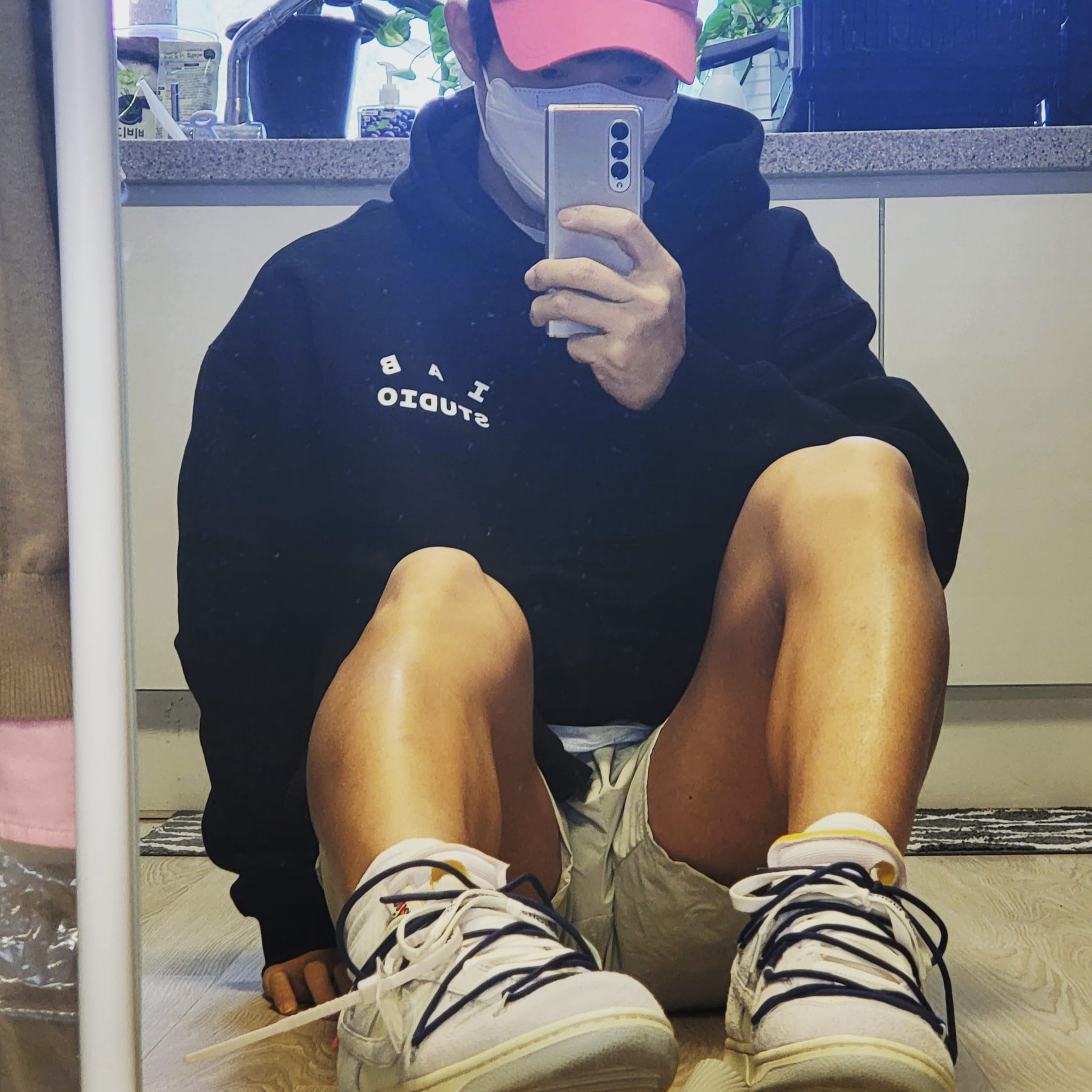 IAB Studio Hoodie Black White, Nike x Off-White Dunk Low The 50 - Lot 18 착용 스타일