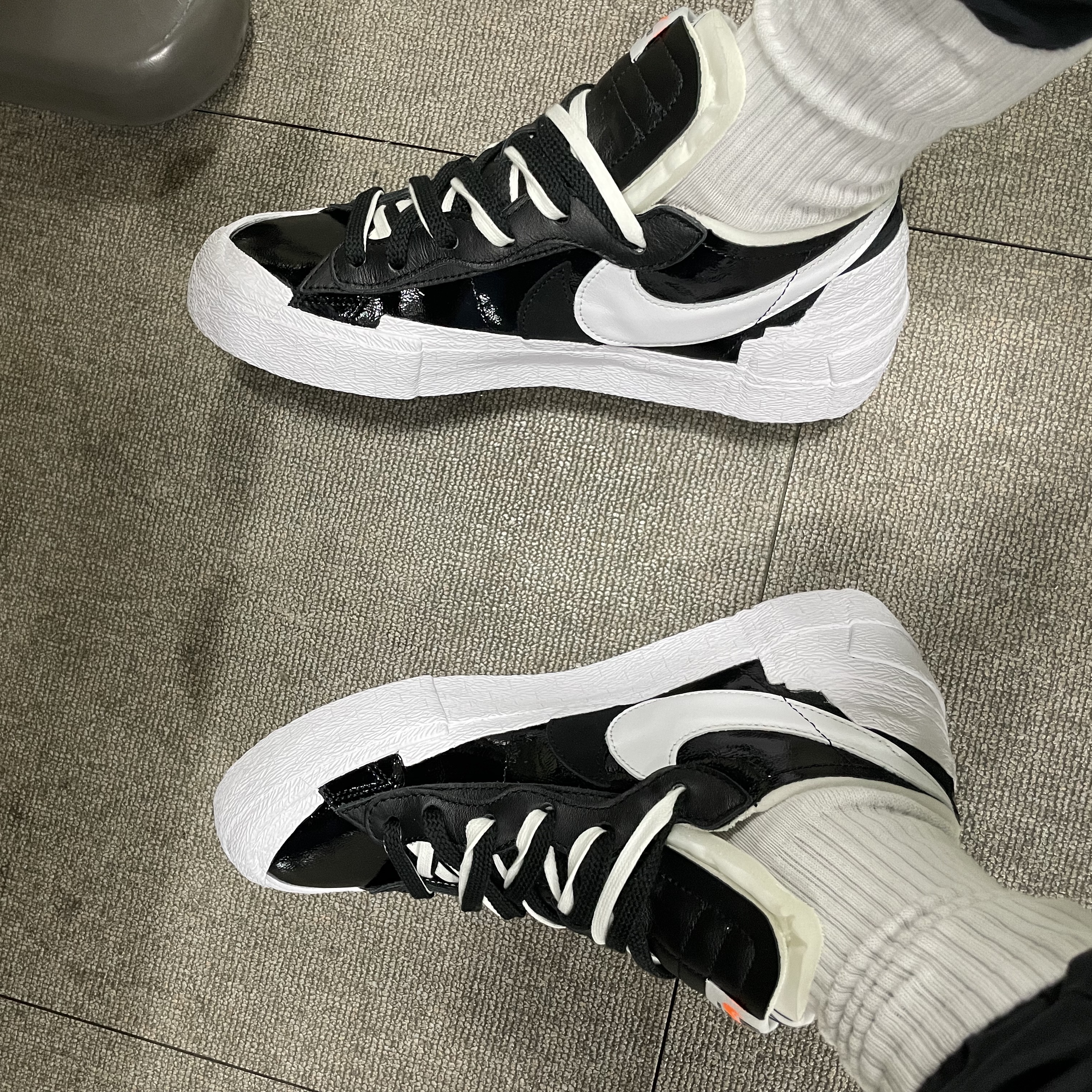Nike x Sacai Blazer Low Black Patent Leather 착용 스타일
