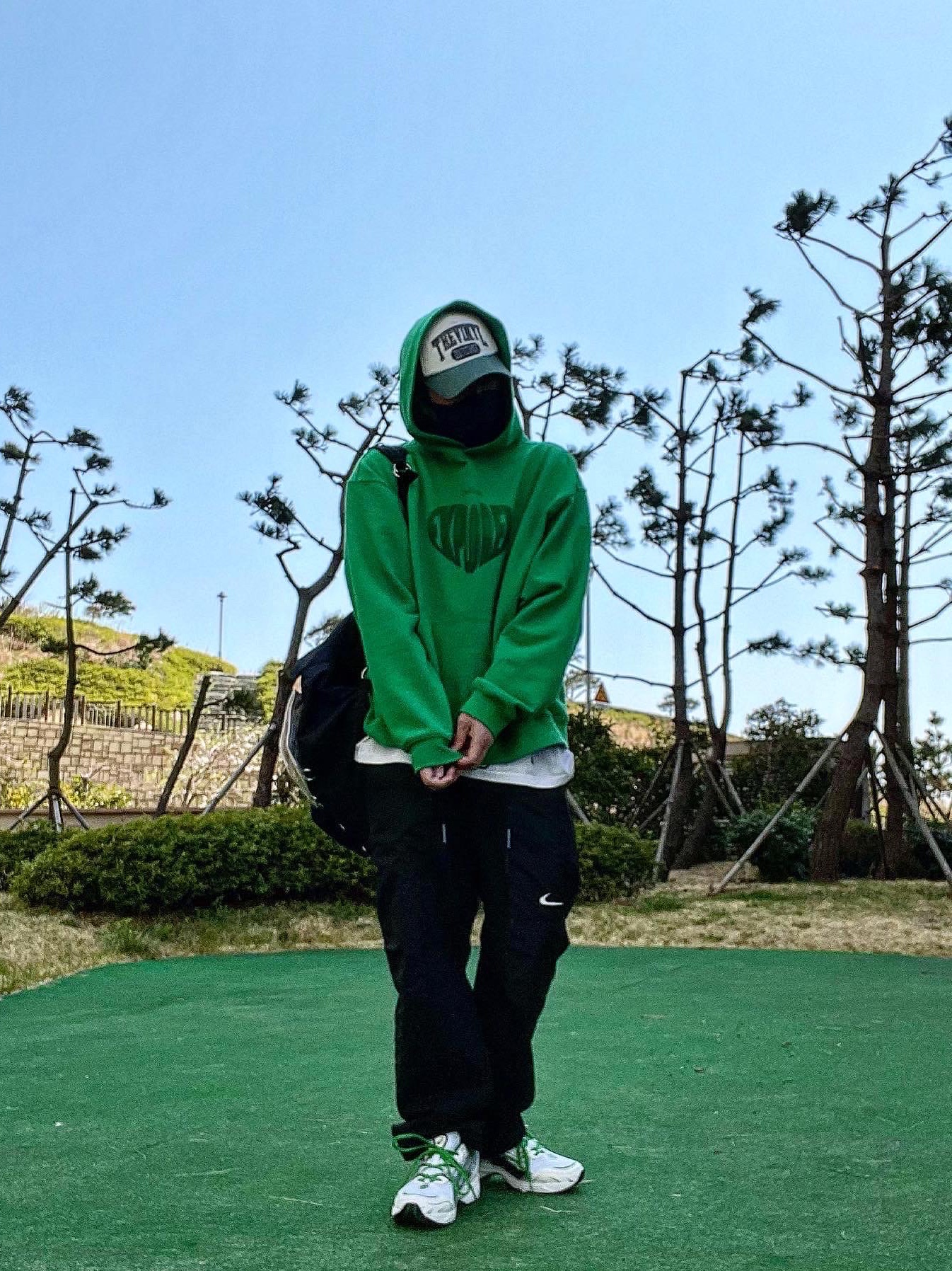 Asics Gel-1090 White Green, Nike x Off-White NRG Pants Black 착용 스타일 - 1