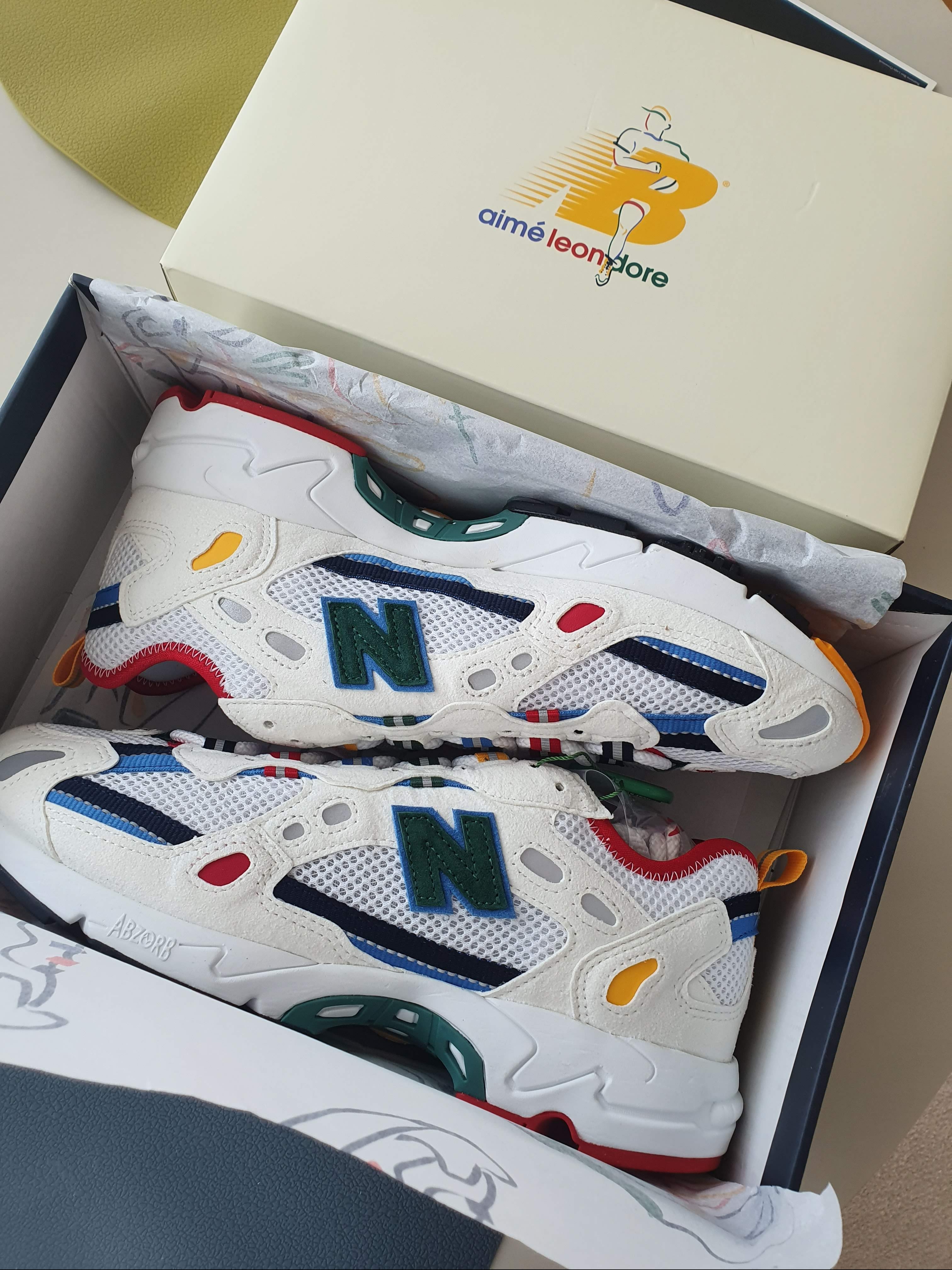 New Balance x Aime Leon Dore 827 Abzorb White Multi 착용 스타일 - 3