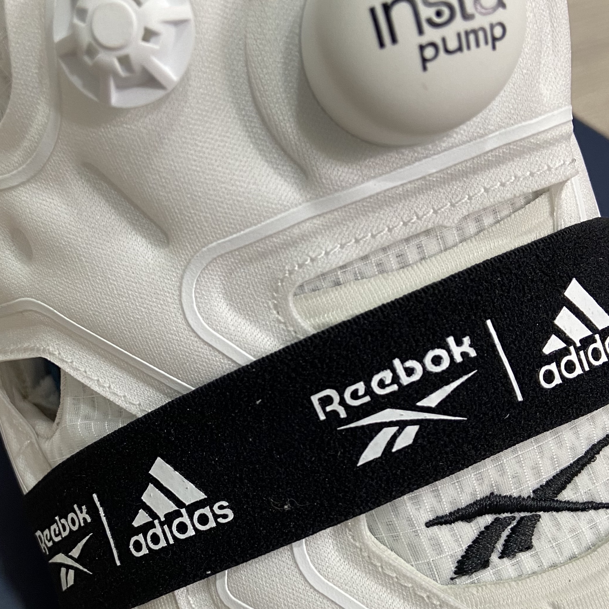 Reebok x Adidas Instapump Fury Boost White Gum 착용 스타일