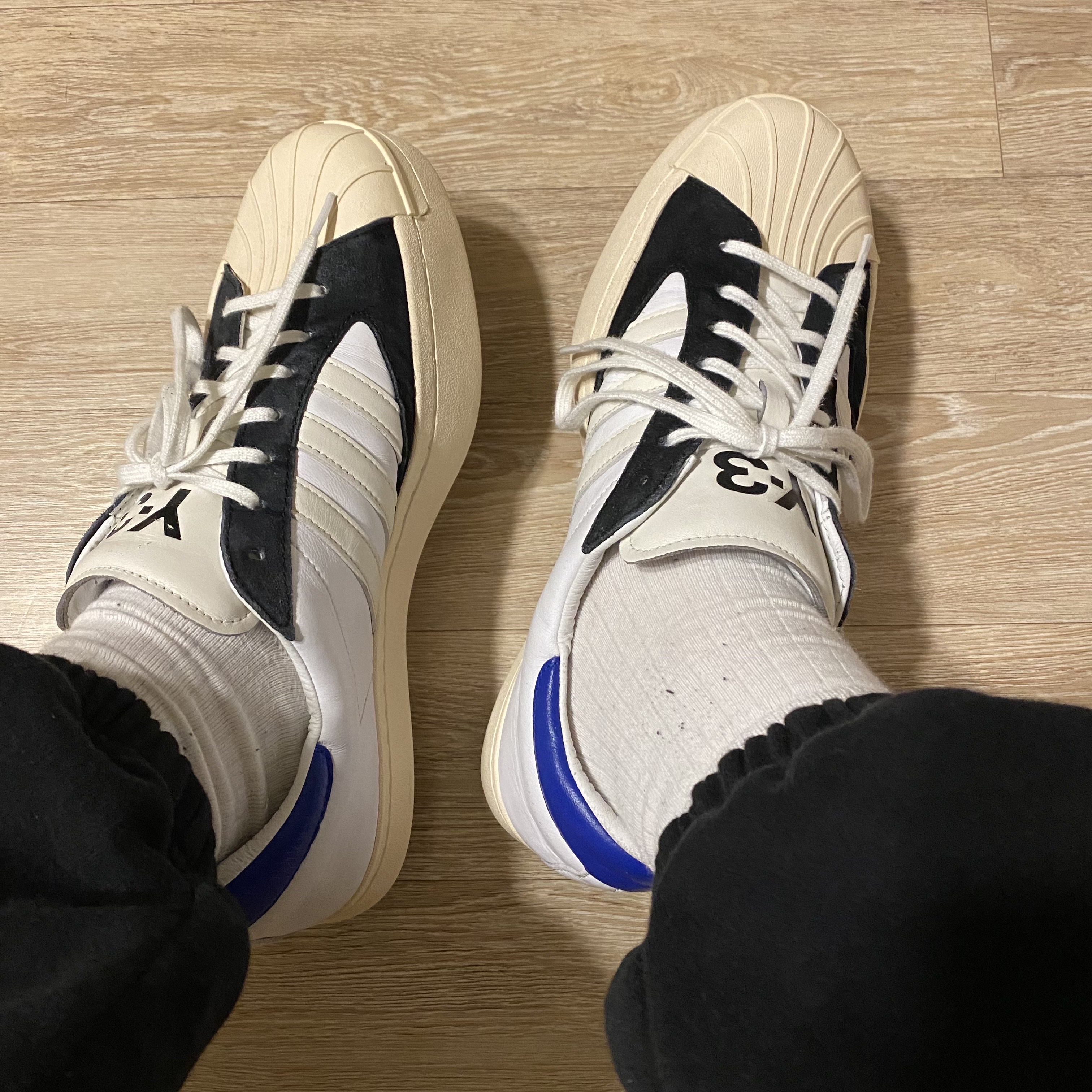 Y-3 Yohji Star Cloud White Bold Blue 착용 스타일