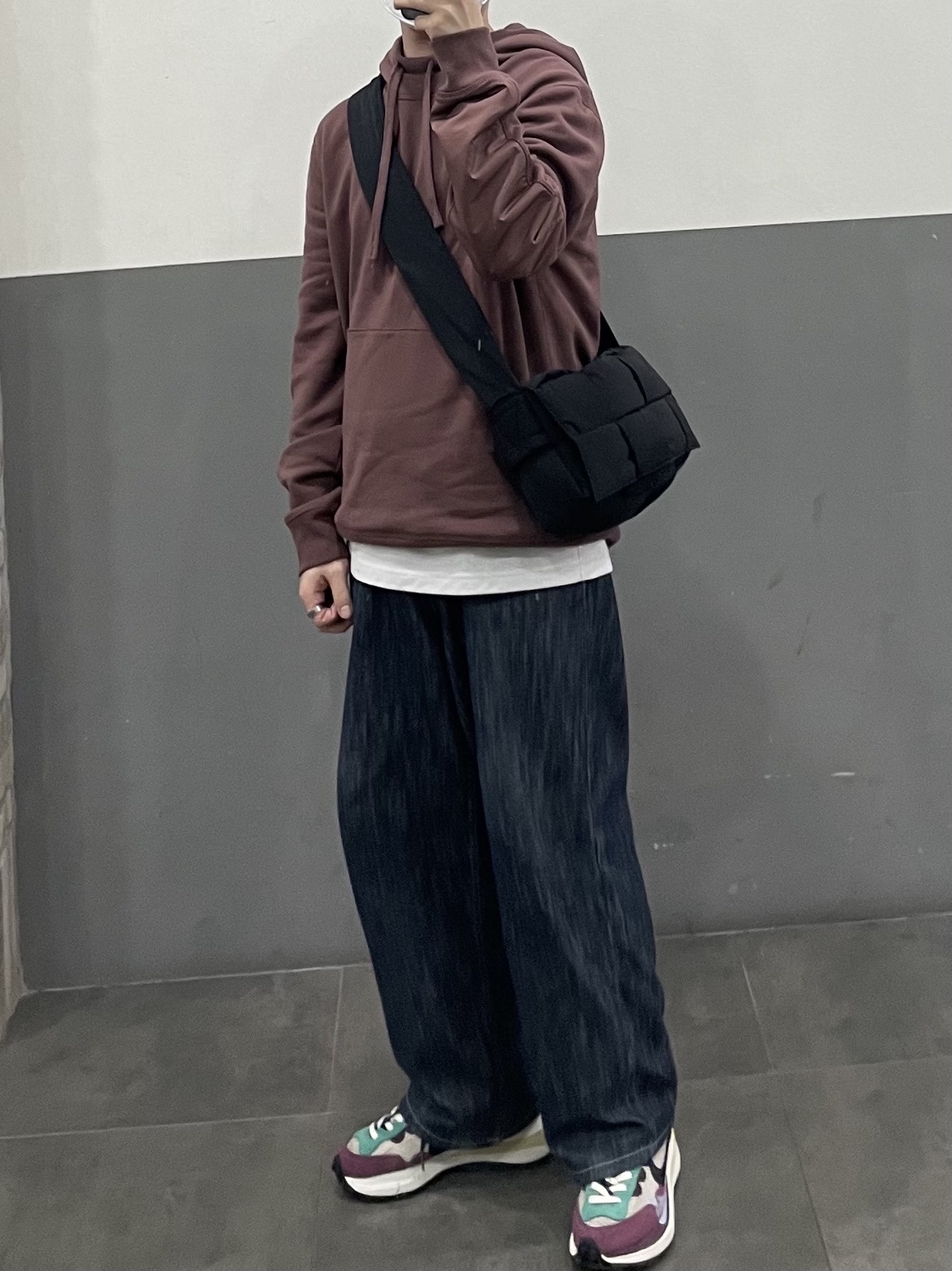 Nike x Sacai VaporWaffle String & Black Villain Red, Bottega Veneta Padded Tech Cassette Black 착용 스타일