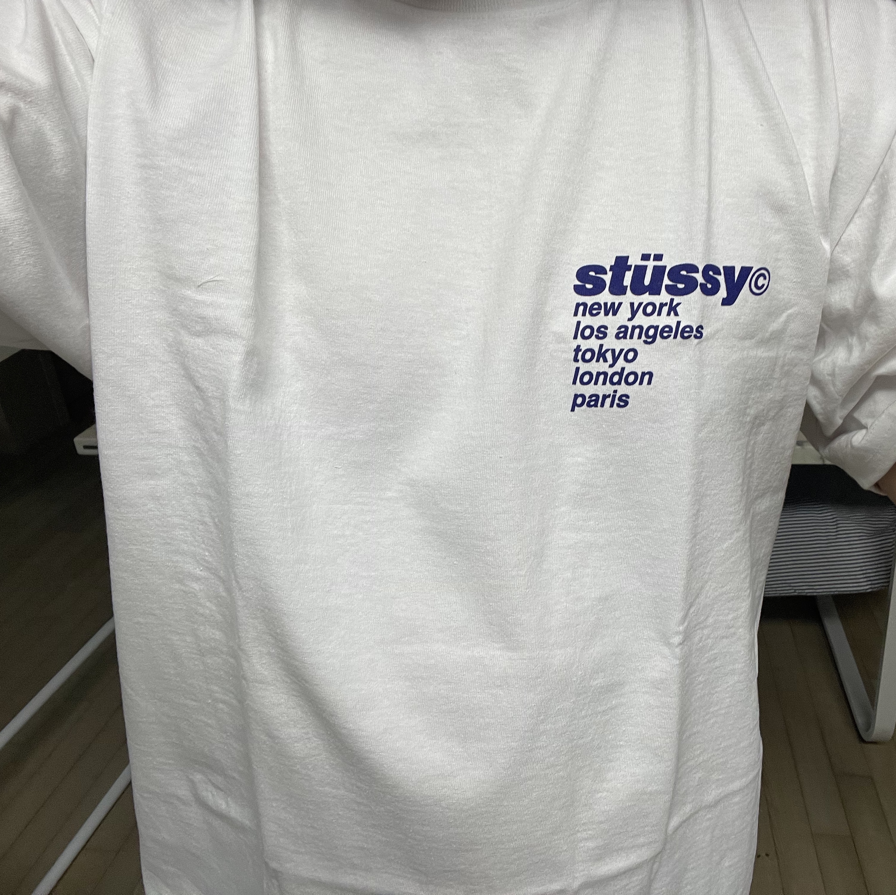 Stussy Strawberry T-Shirt White 착용 스타일