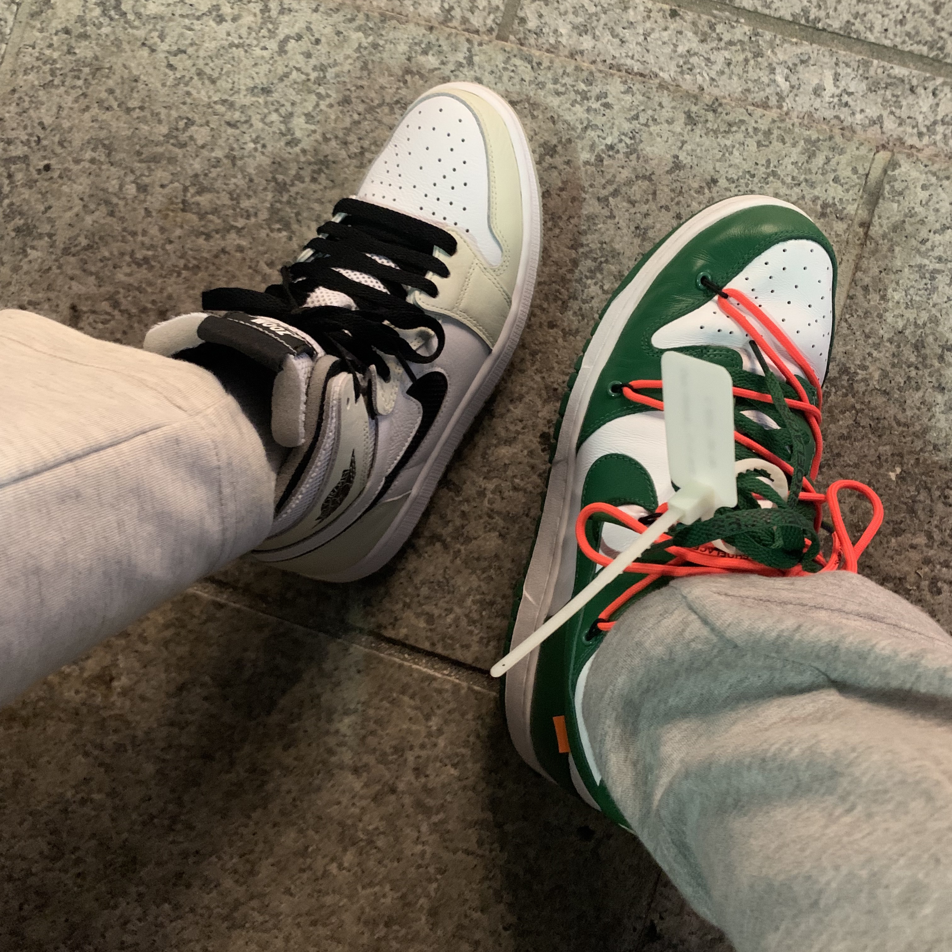 Nike x Off-White Dunk Low Pine Green, (W) Jordan 1 Zoom Air CMFT Light Bone 착용 스타일