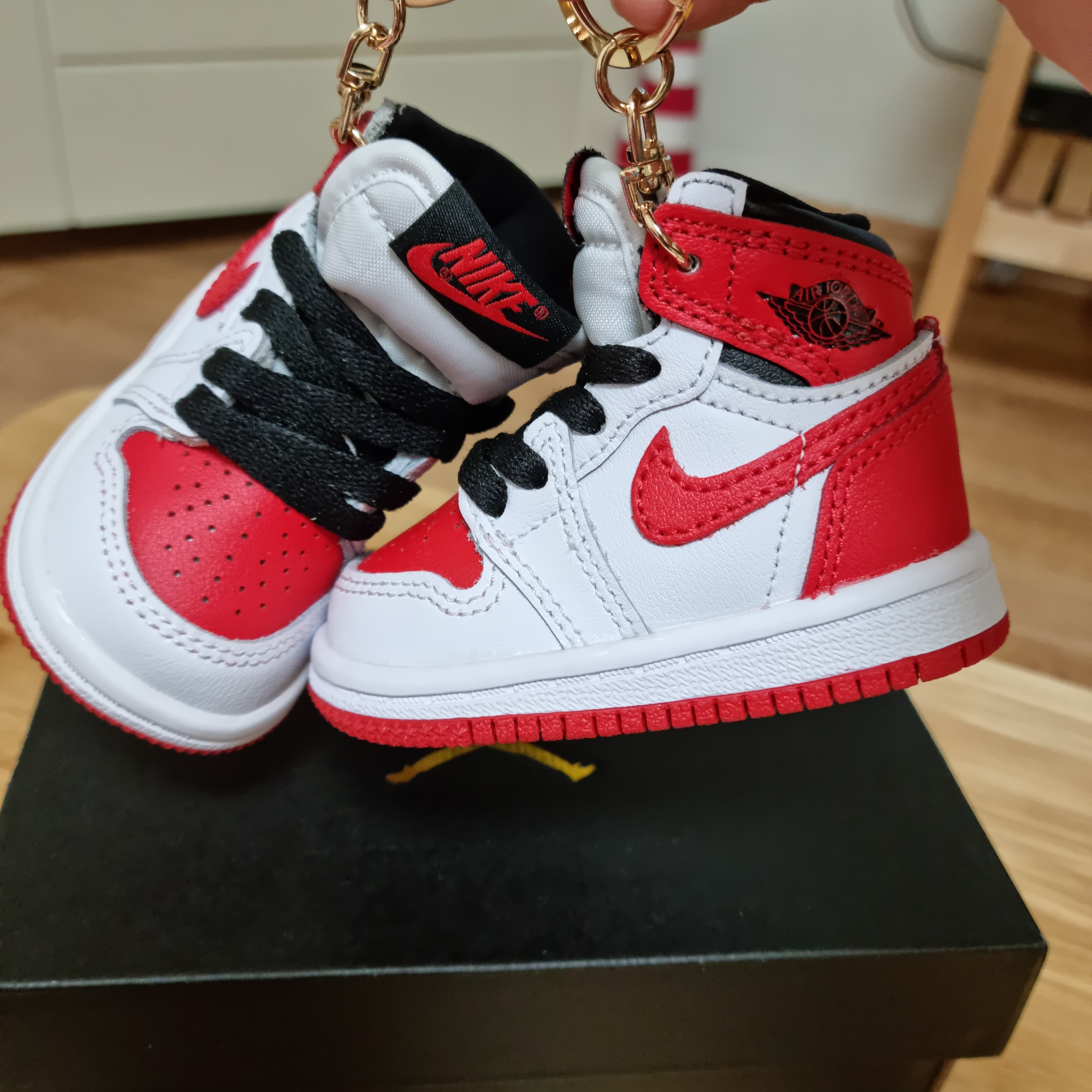 (TD) Jordan 1 Retro High OG Heritage, (TD) Nike Force 1 LE White 착용 스타일 - 1