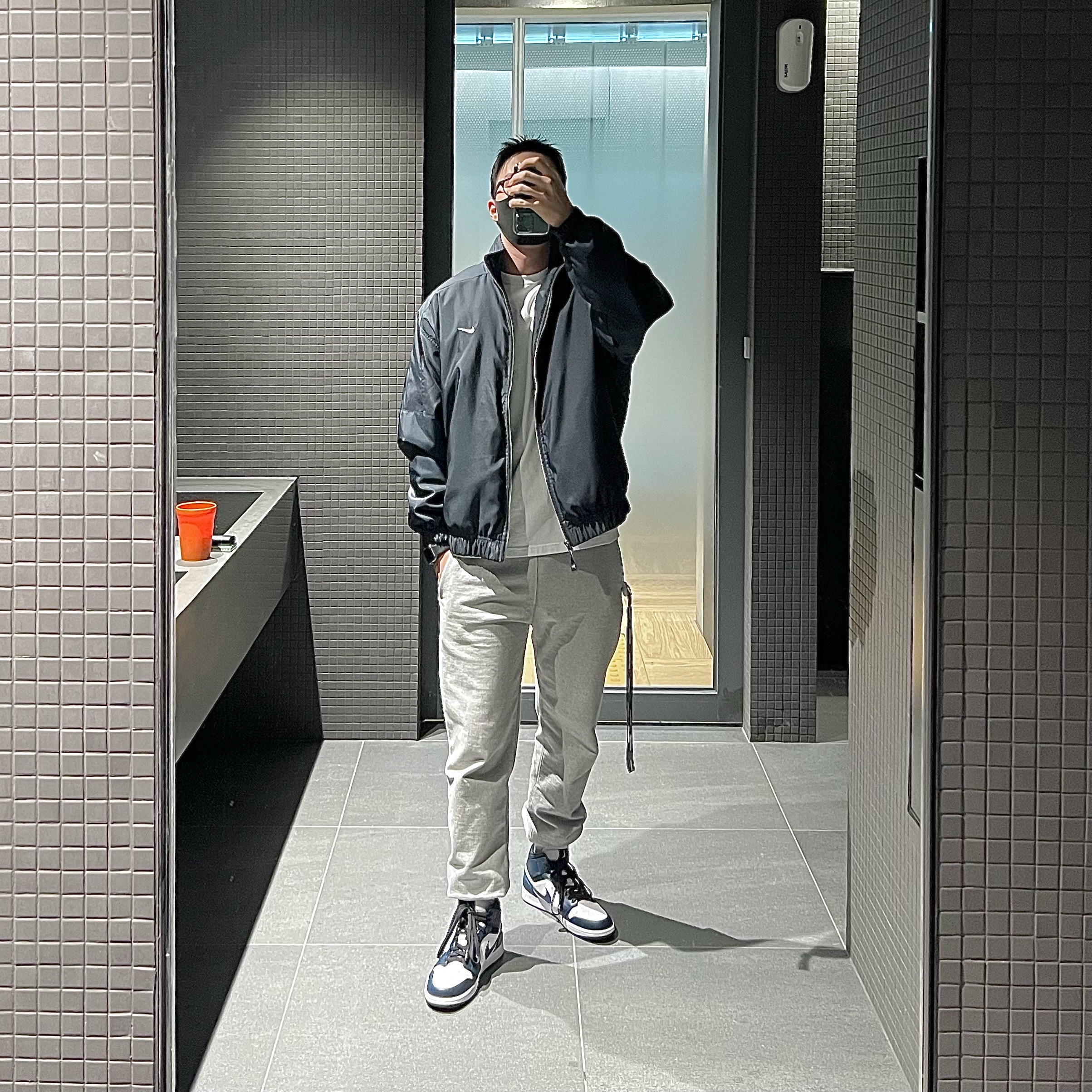 Nike NRG Solo Swoosh Satin Bomber Jacket Black Doll - Asia, Jordan 1 Mid Dark Teal 착용 스타일