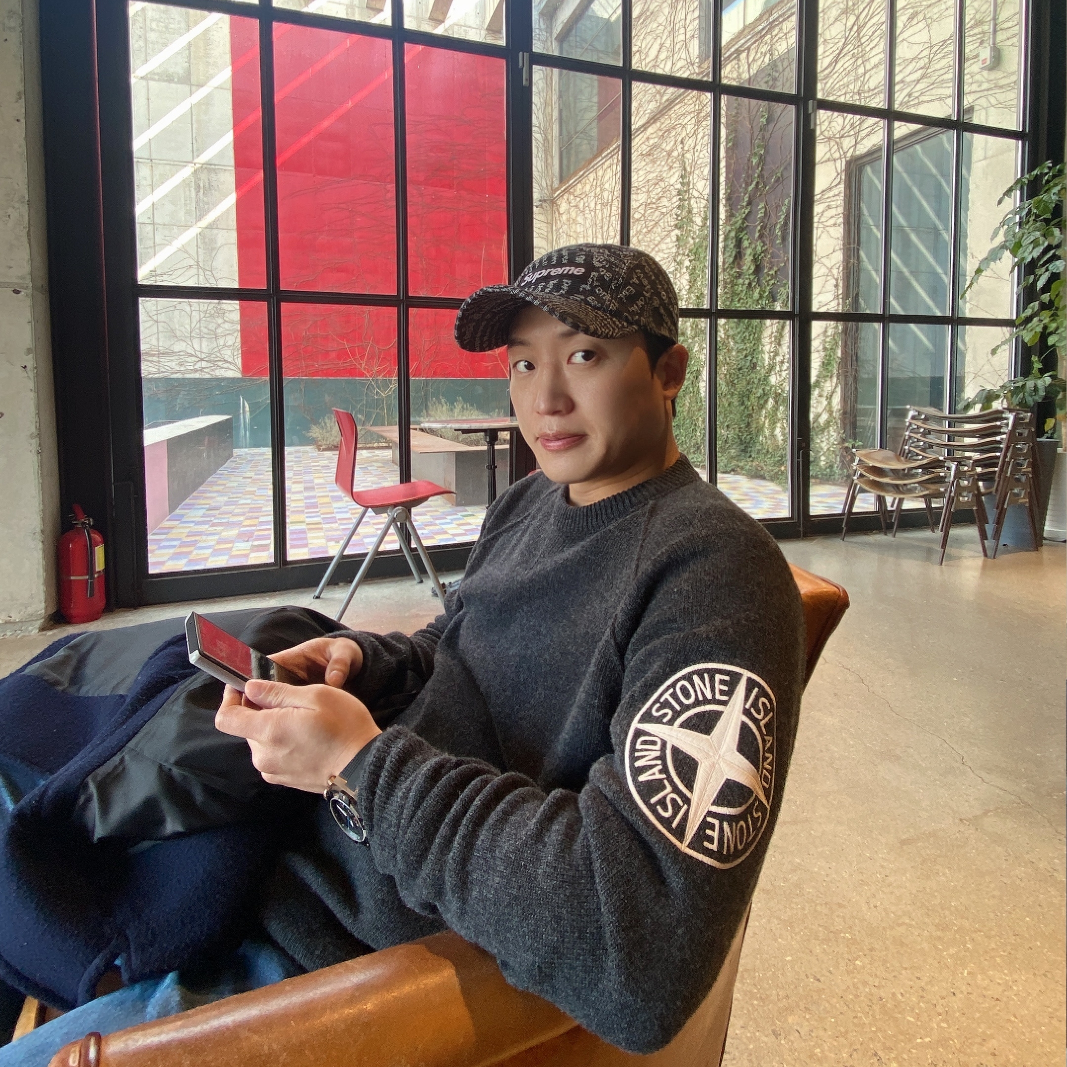 Supreme Circles Jacquard Denim Camp Cap Black - 21FW, Stone Island 514B7 Geelong Wool Embroidery Crewneck Knit Dark Grey - 21FW 착용 스타일