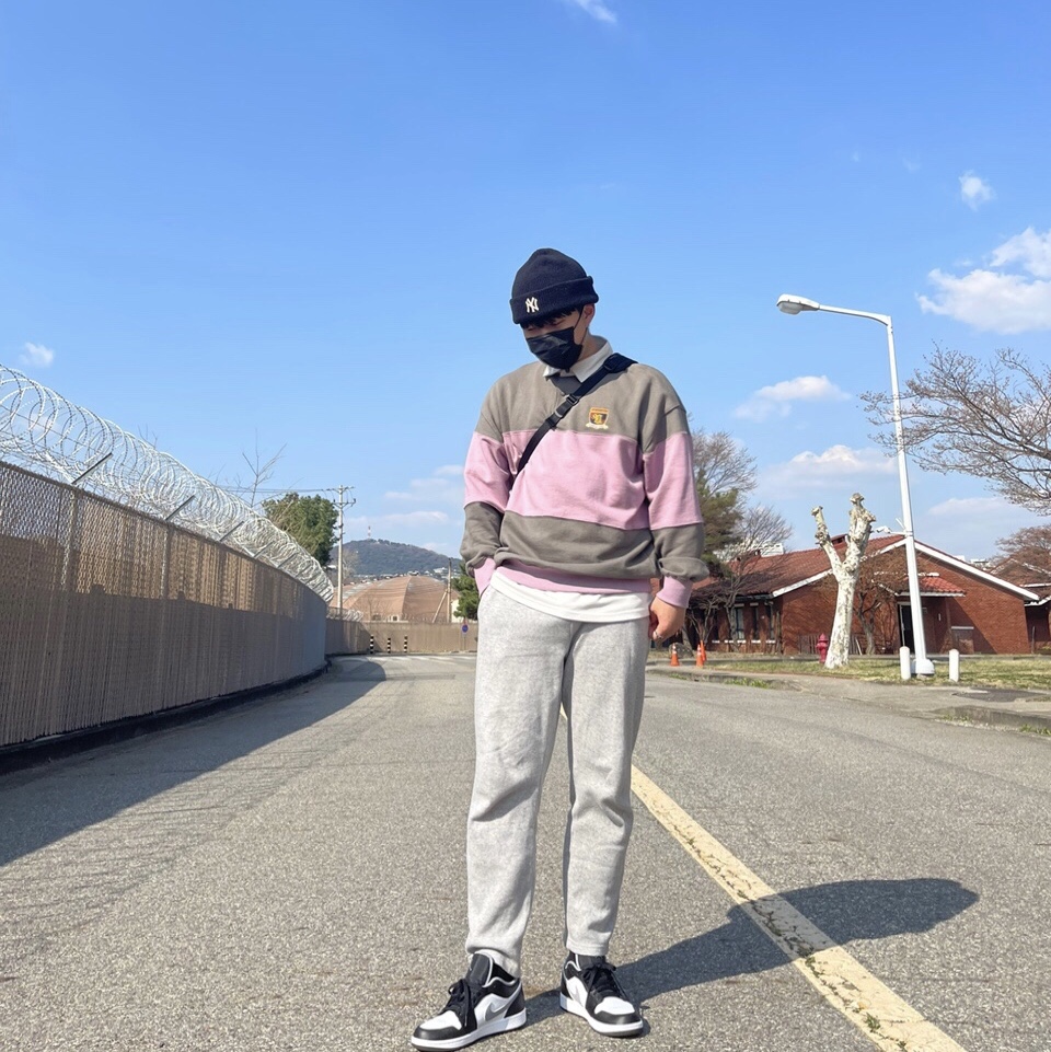 Jordan 1 Low Black Particle Grey 착용 스타일