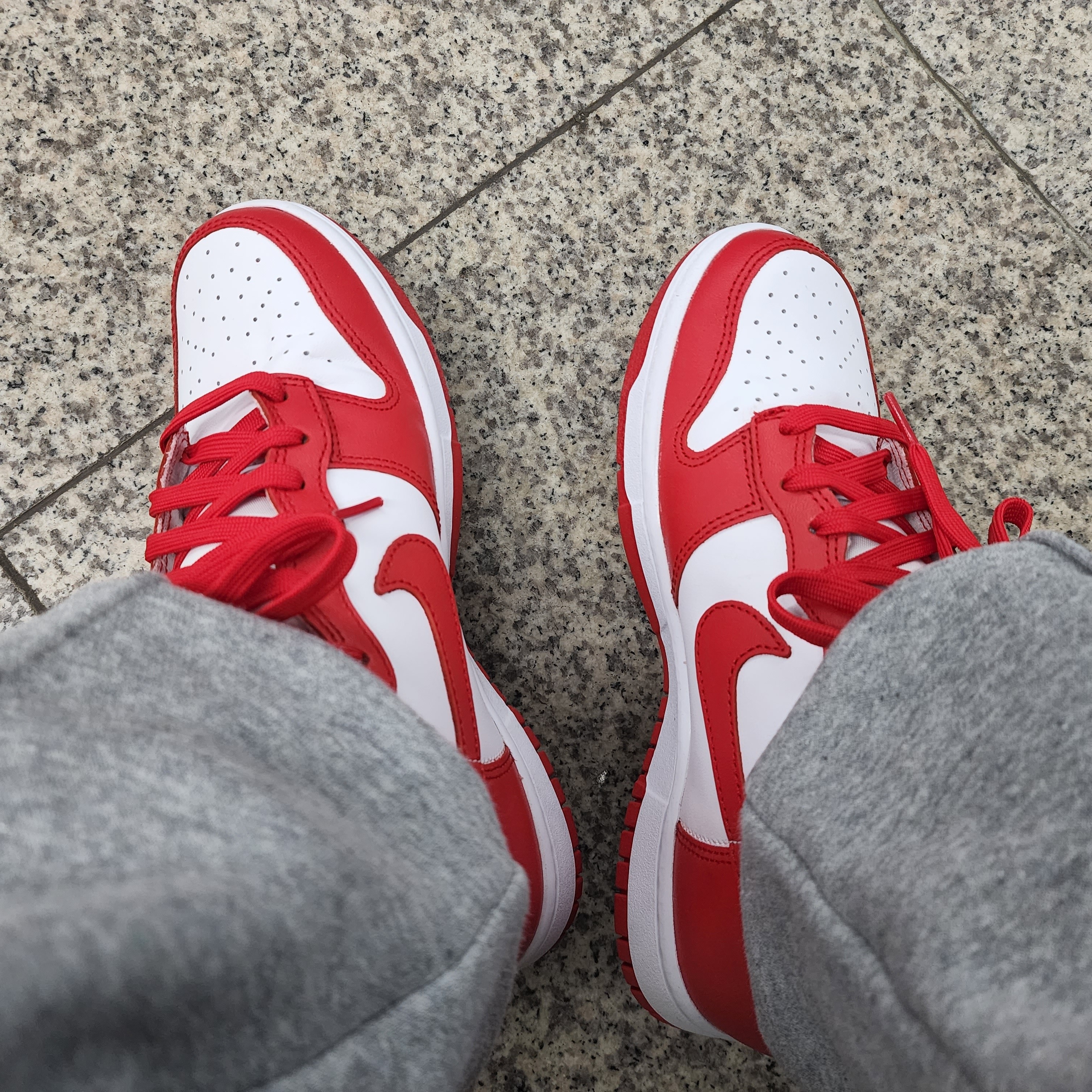 Nike Dunk High Retro Championship White and Red, (GS) Nike Dunk High Championship White and Red 착용 스타일 - 1
