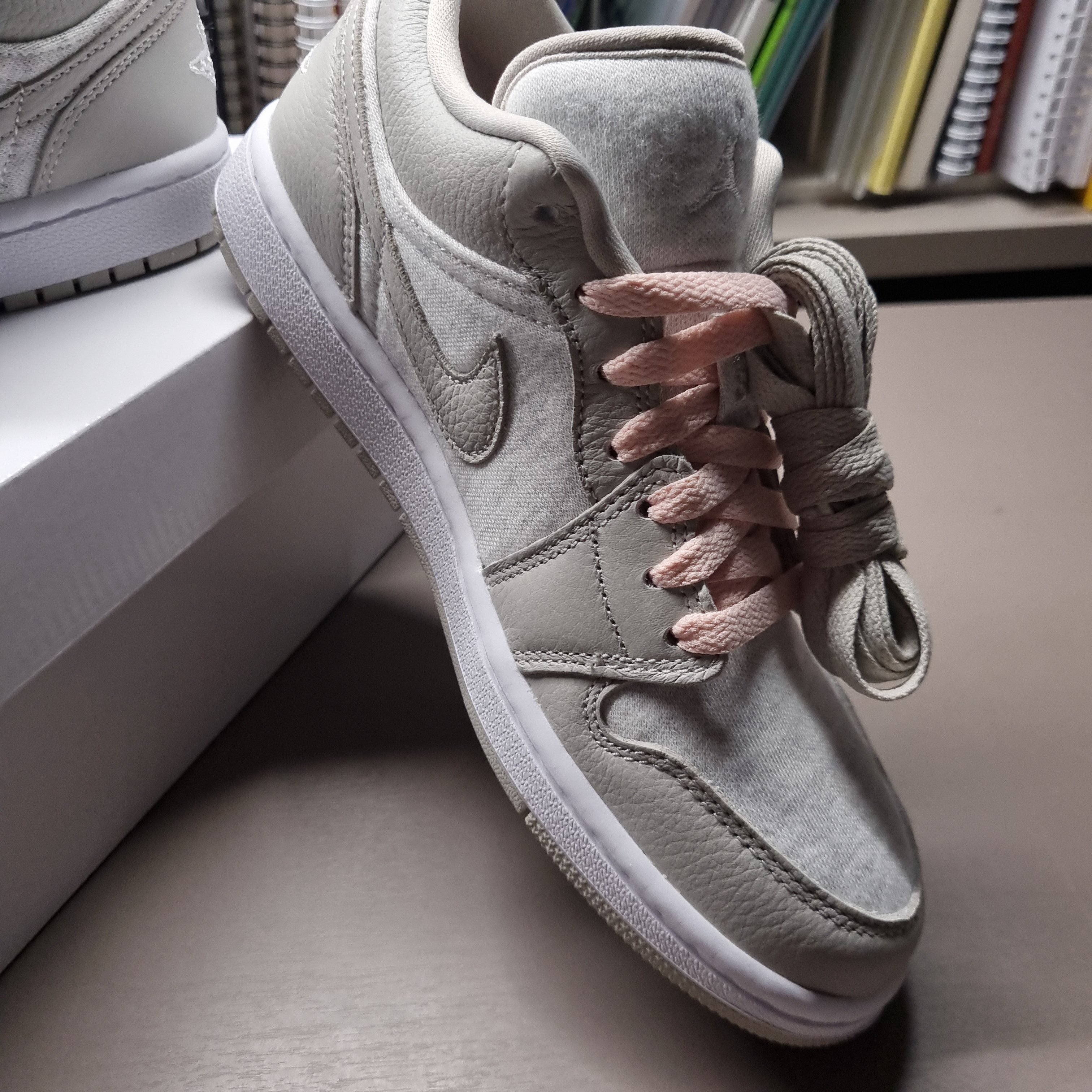 (W) Jordan 1 Low SE Light Iron Ore Atmosphere 착용 스타일 - 2