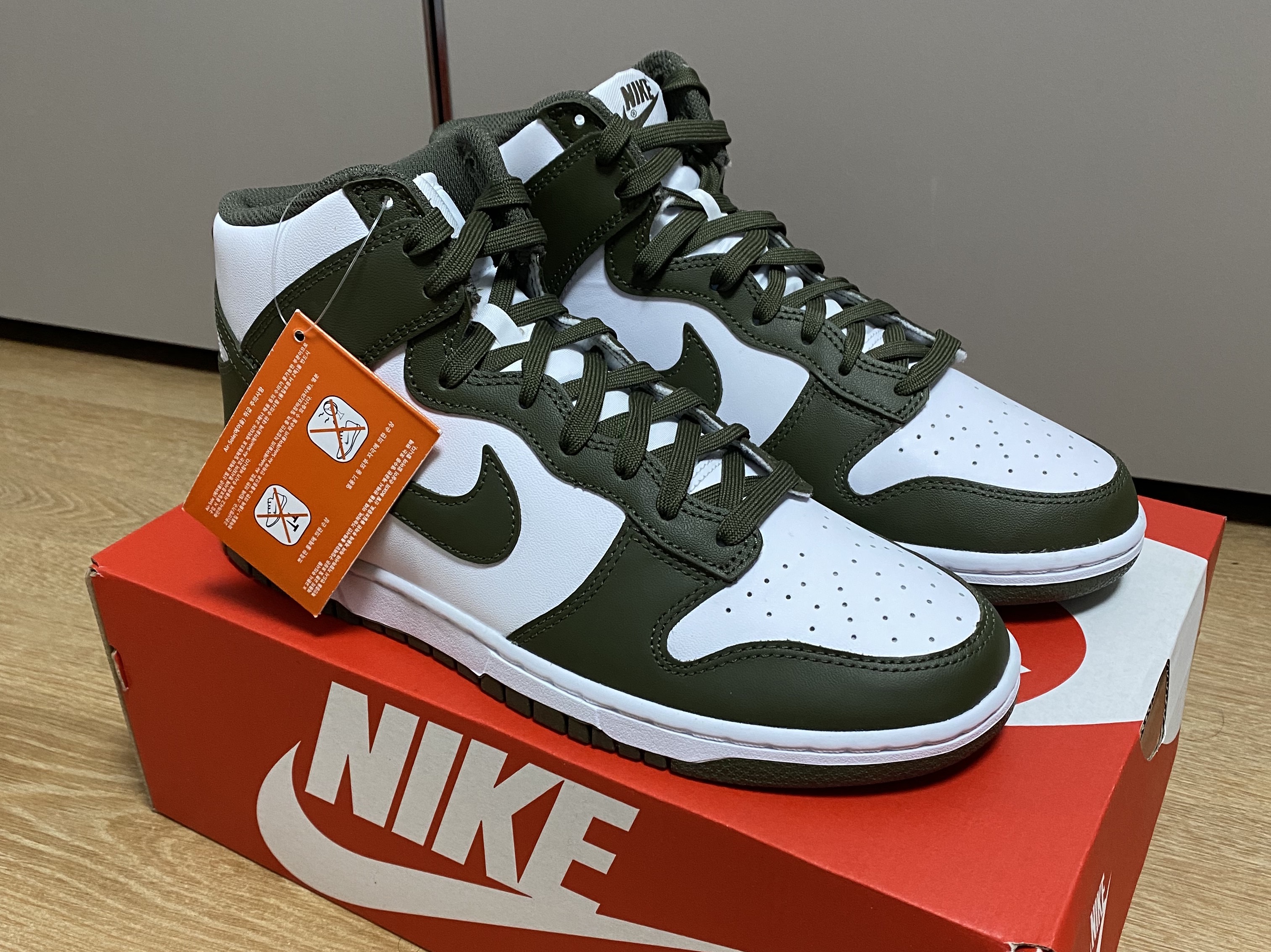 Nike Dunk Low Retro Wolf Grey, Nike Dunk High Retro Championship Khaki 착용 스타일 - 3