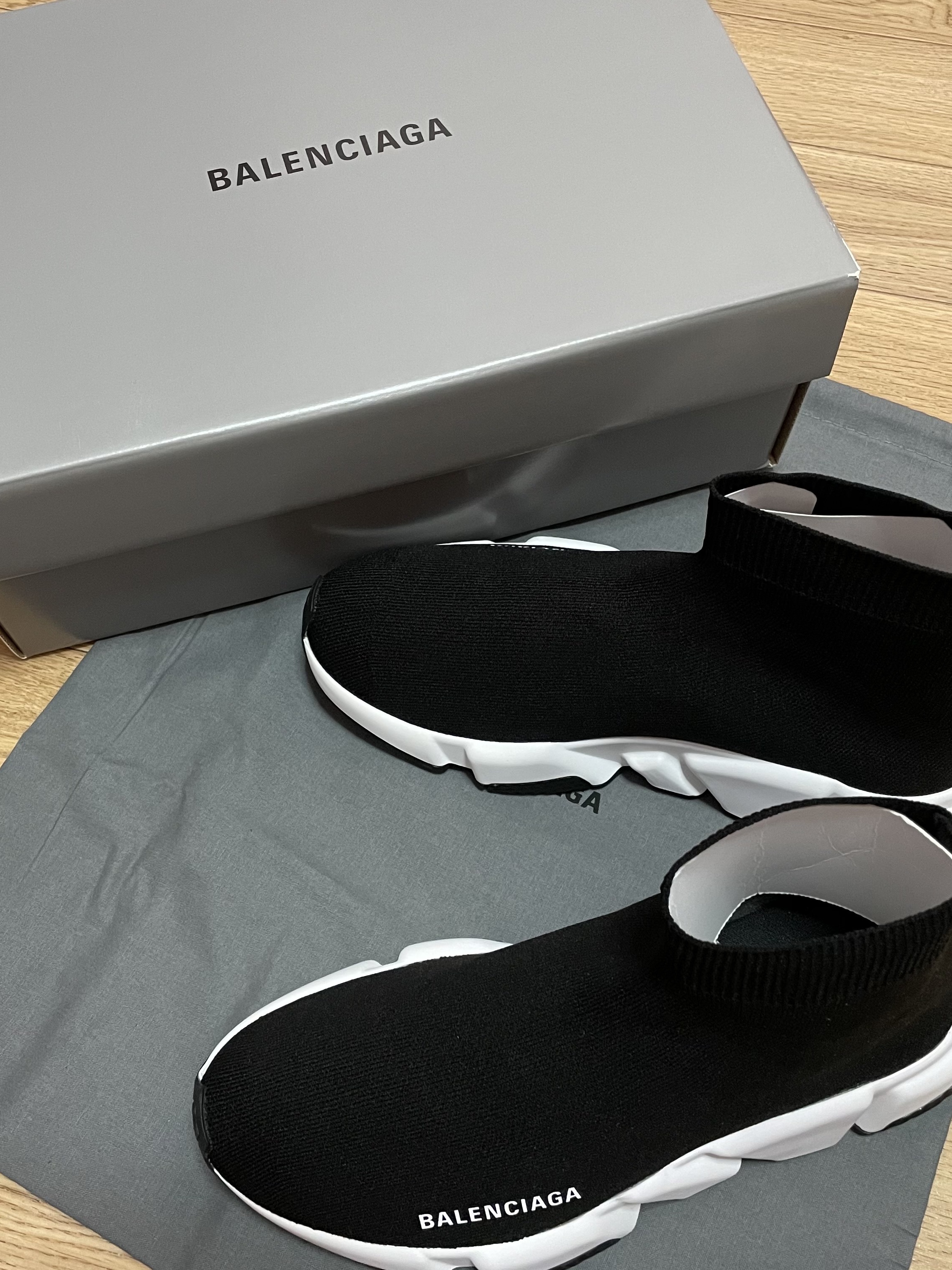 Balenciaga Speed Trainer Black White 2021/2022 착용 스타일 - 3