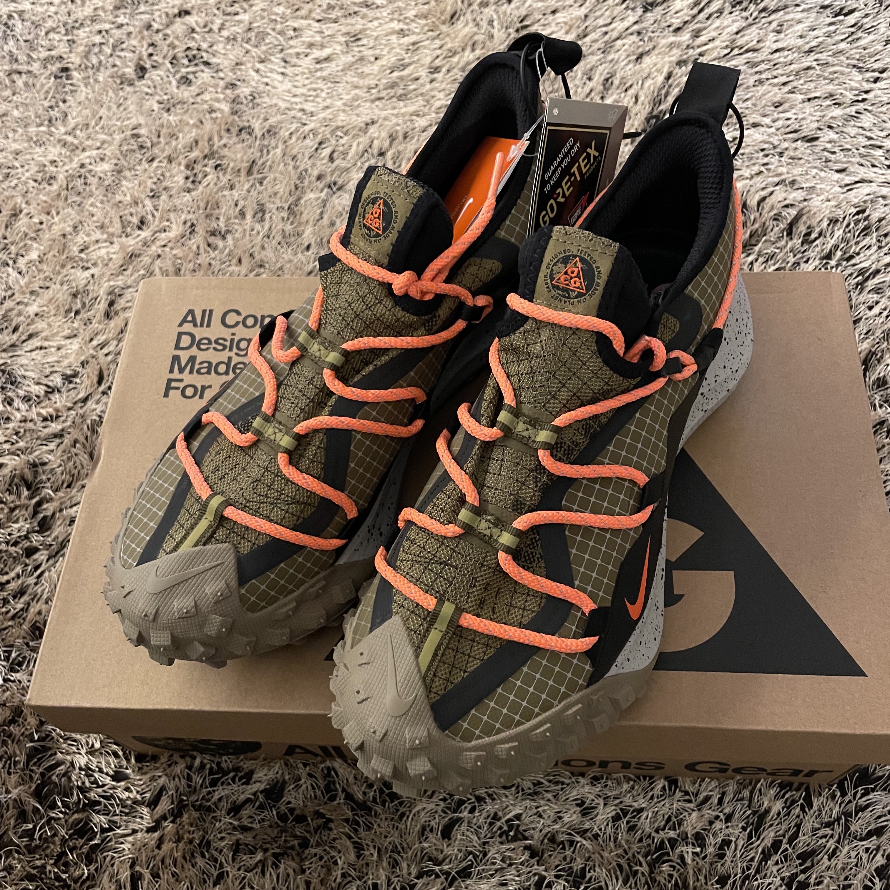 Nike ACG Mountain Fly Low Gore-Tex SE Hazel Rush 착용 스타일 - 2