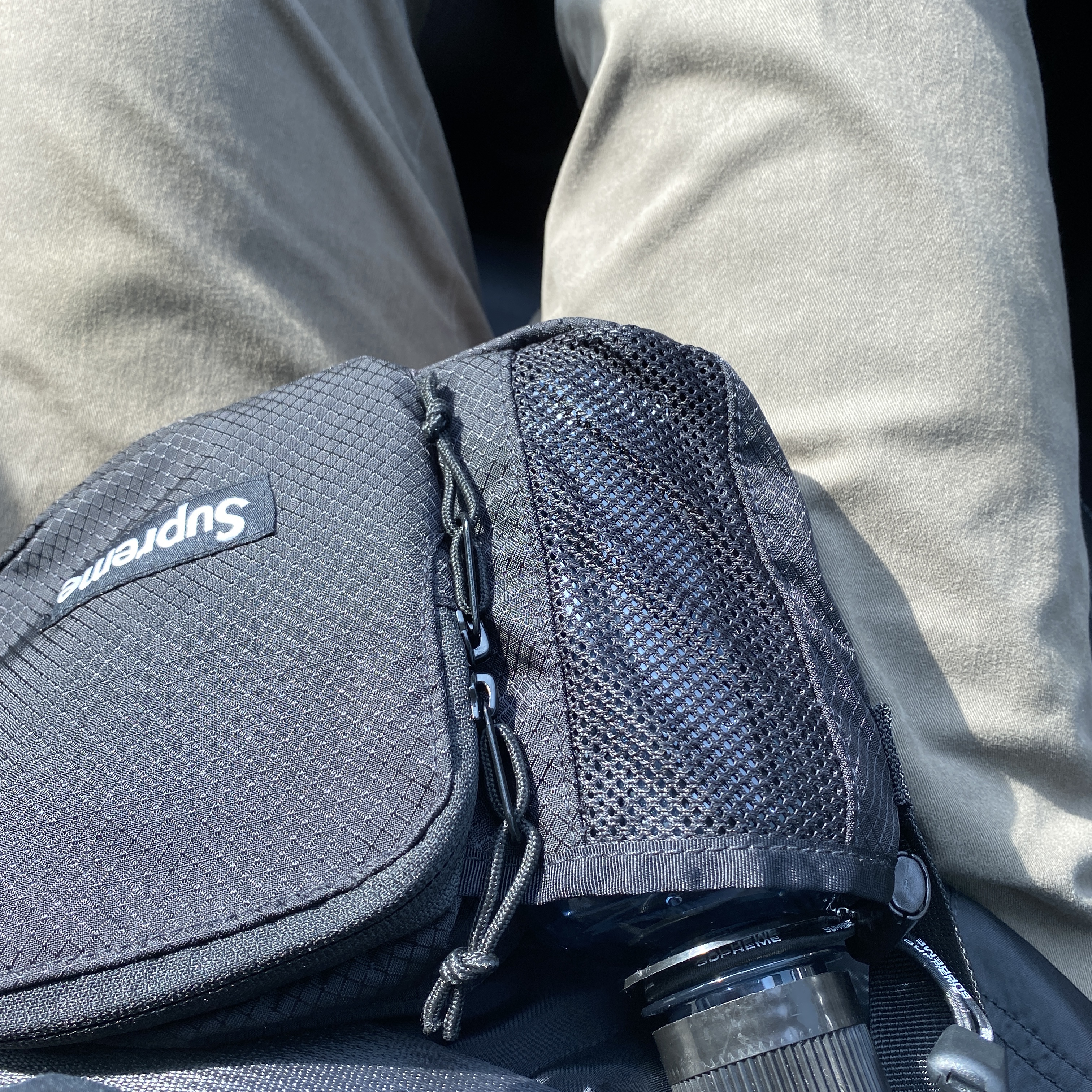 Supreme Side Bag Black - 22SS 착용 스타일