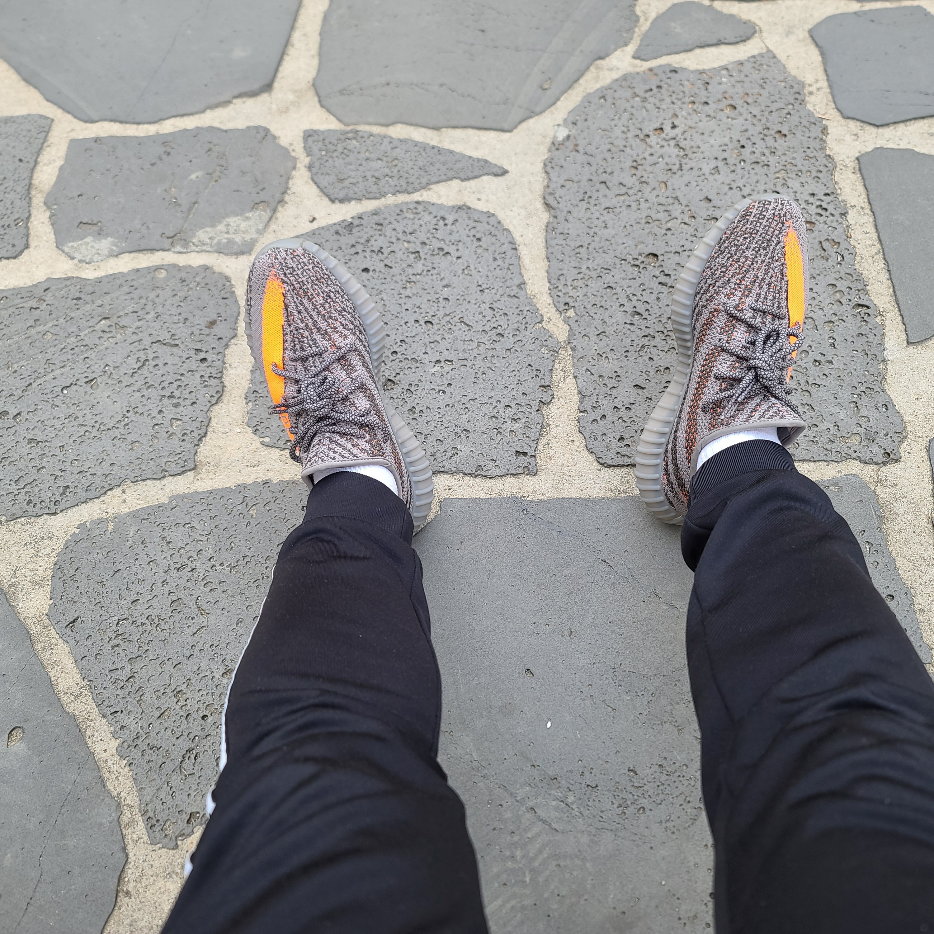 Adidas Yeezy Boost 350 V2 Beluga - Reflective 착용 스타일