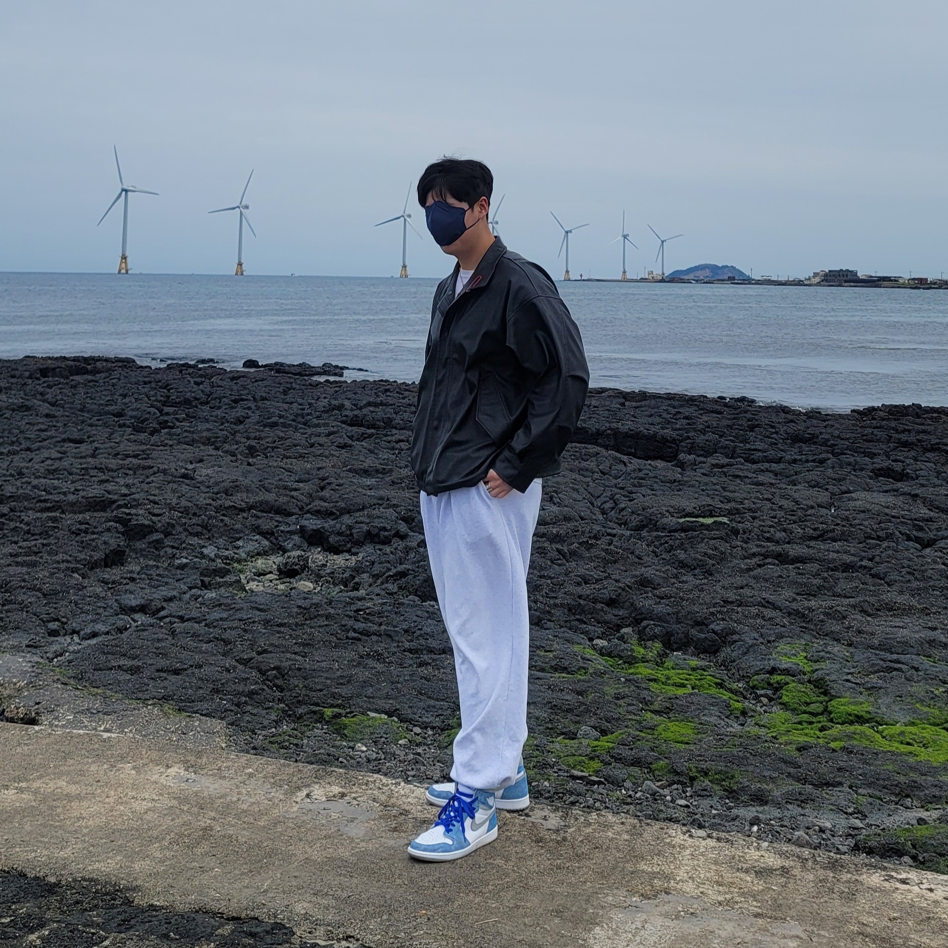 Jordan 1 Retro High OG Hyper Royal 착용 스타일