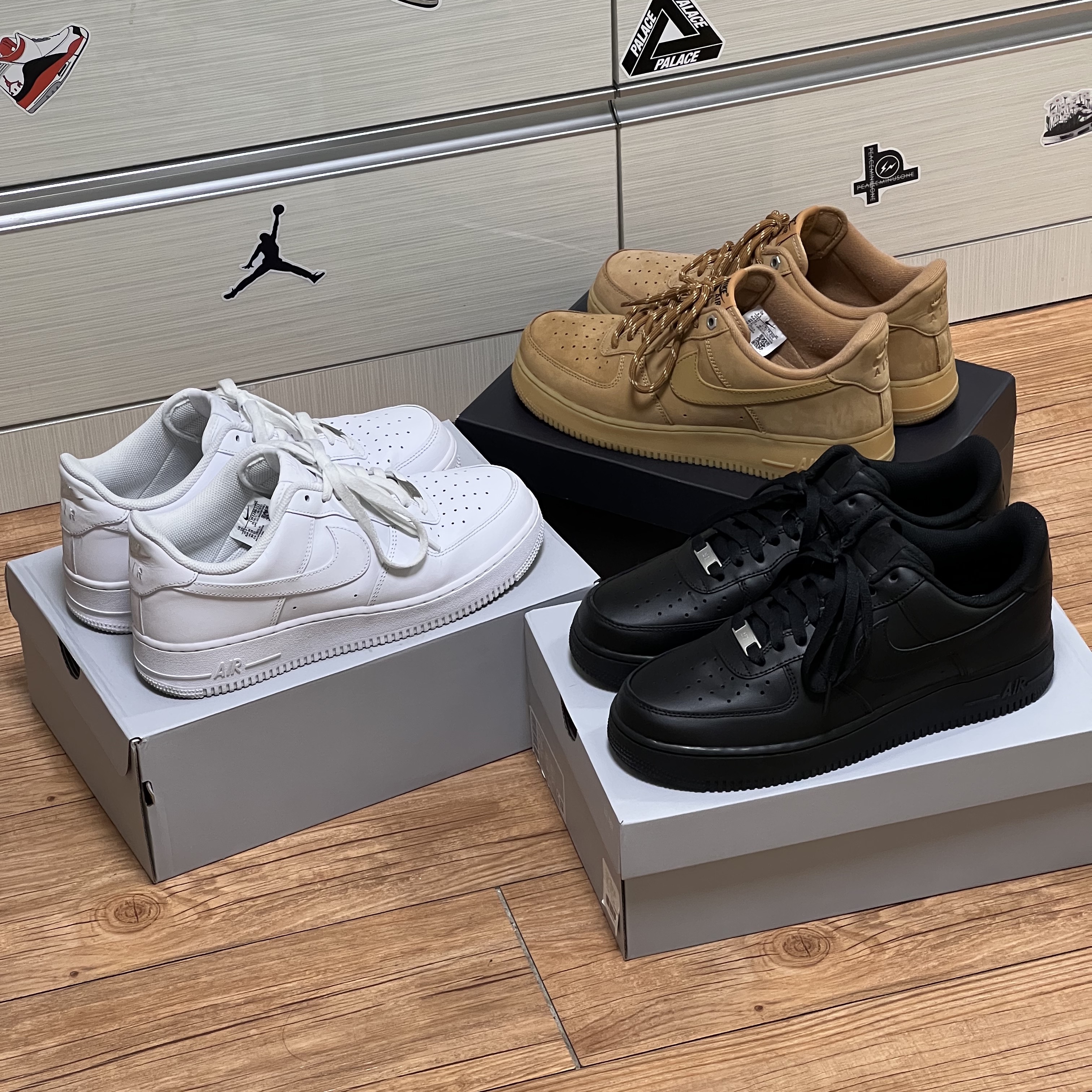 Nike Air Force 1 '07 Low White, Nike Air Force 1 '07 Low Triple Black 착용 스타일