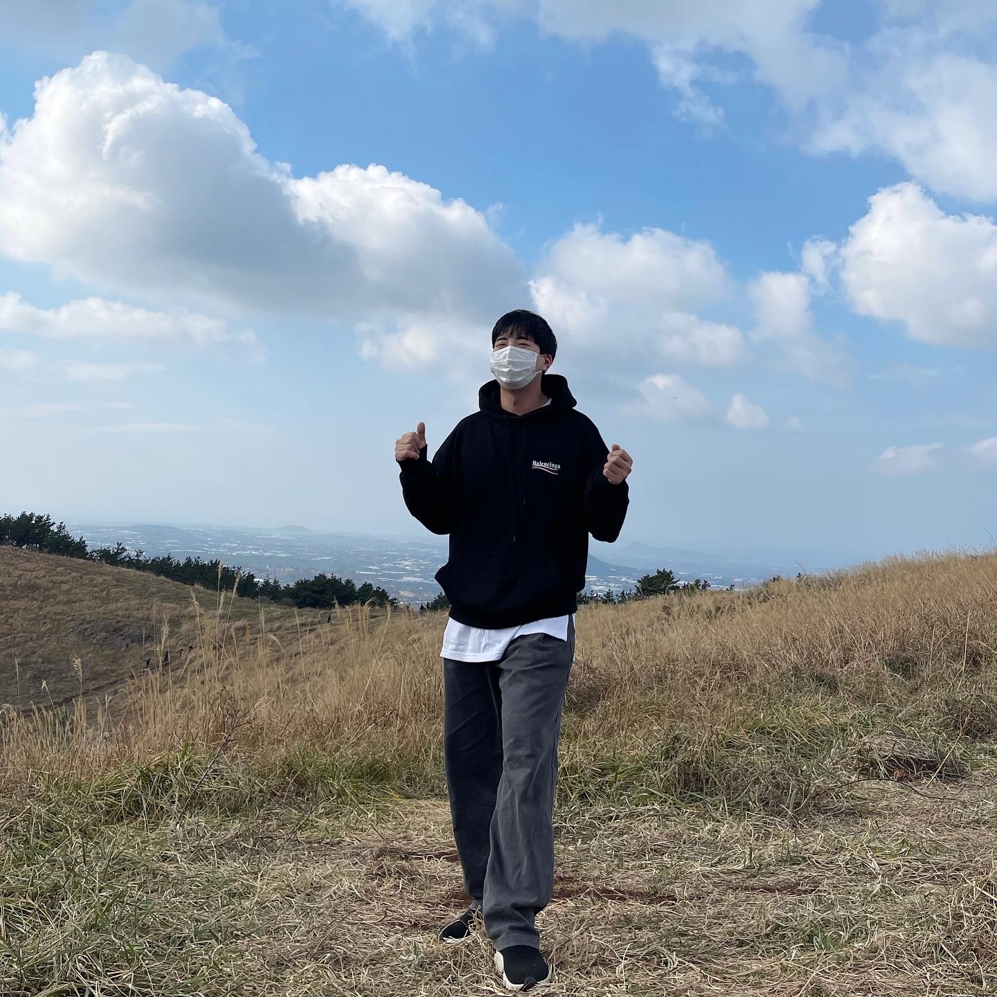 (W) Balenciaga Political Campaign Hoodie Large Fit Black, Balenciaga Speed Trainer Black White 2021/2022 착용 스타일