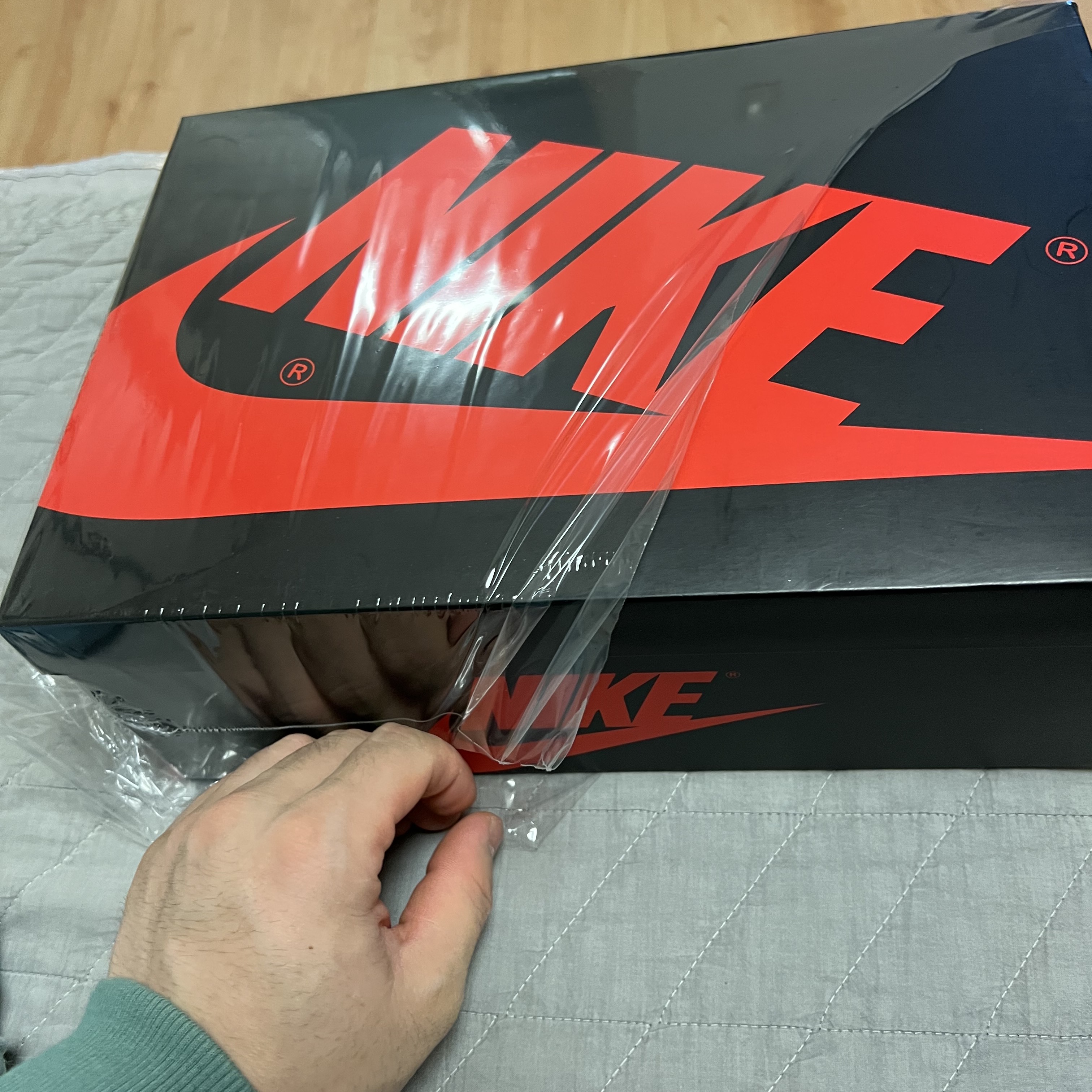 Jordan 1 Retro High OG Pine Green Black 착용 스타일 - 2