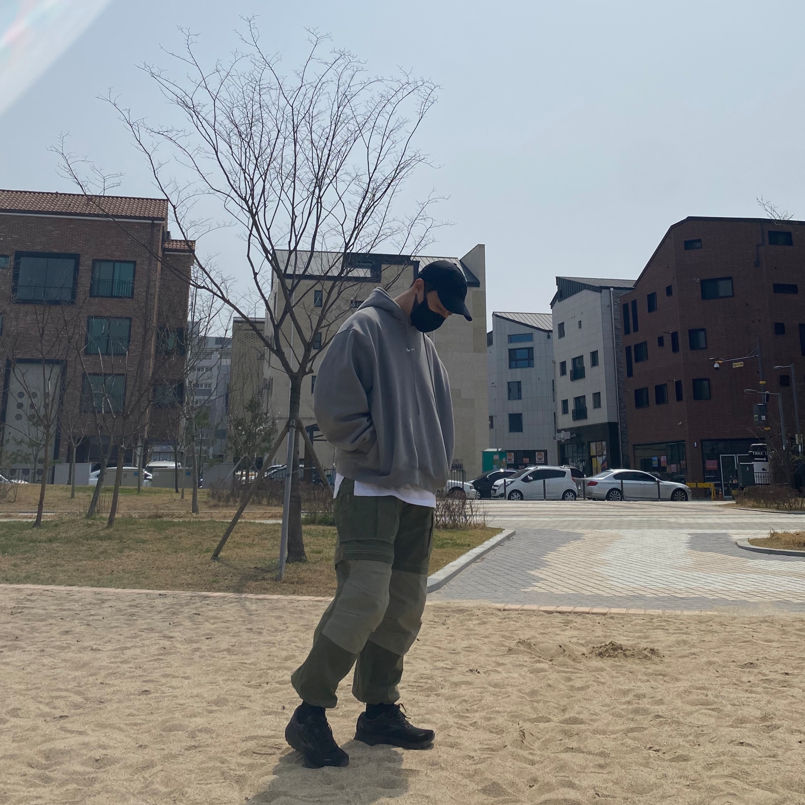 Nike ACG Smith Summit Cargo Pants Medium Olive - Asia, Nike x Fear of God Double Hood Hoodie Dust Sail 착용 스타일
