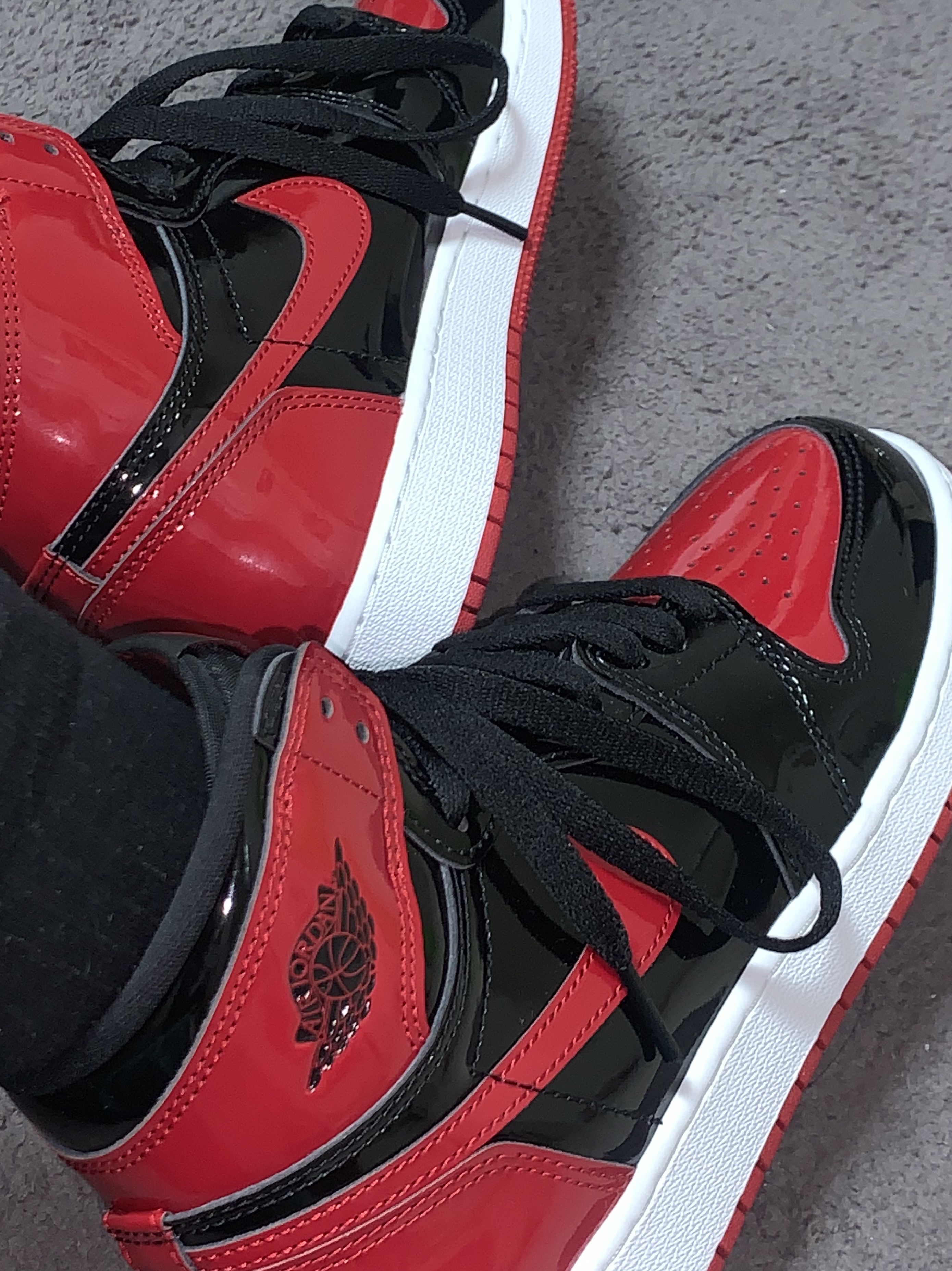 (GS) Jordan 1 Retro High OG Patent Bred 착용 스타일 - 1