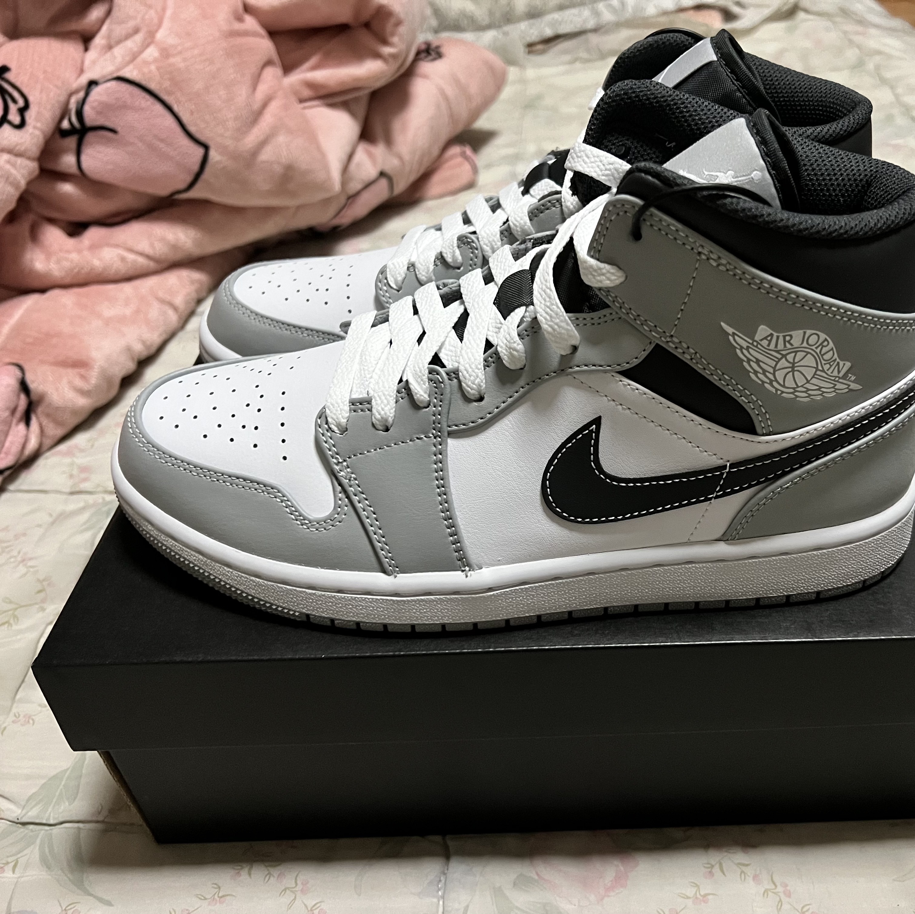Jordan 1 Mid Light Smoke Grey Anthracite 착용 스타일
